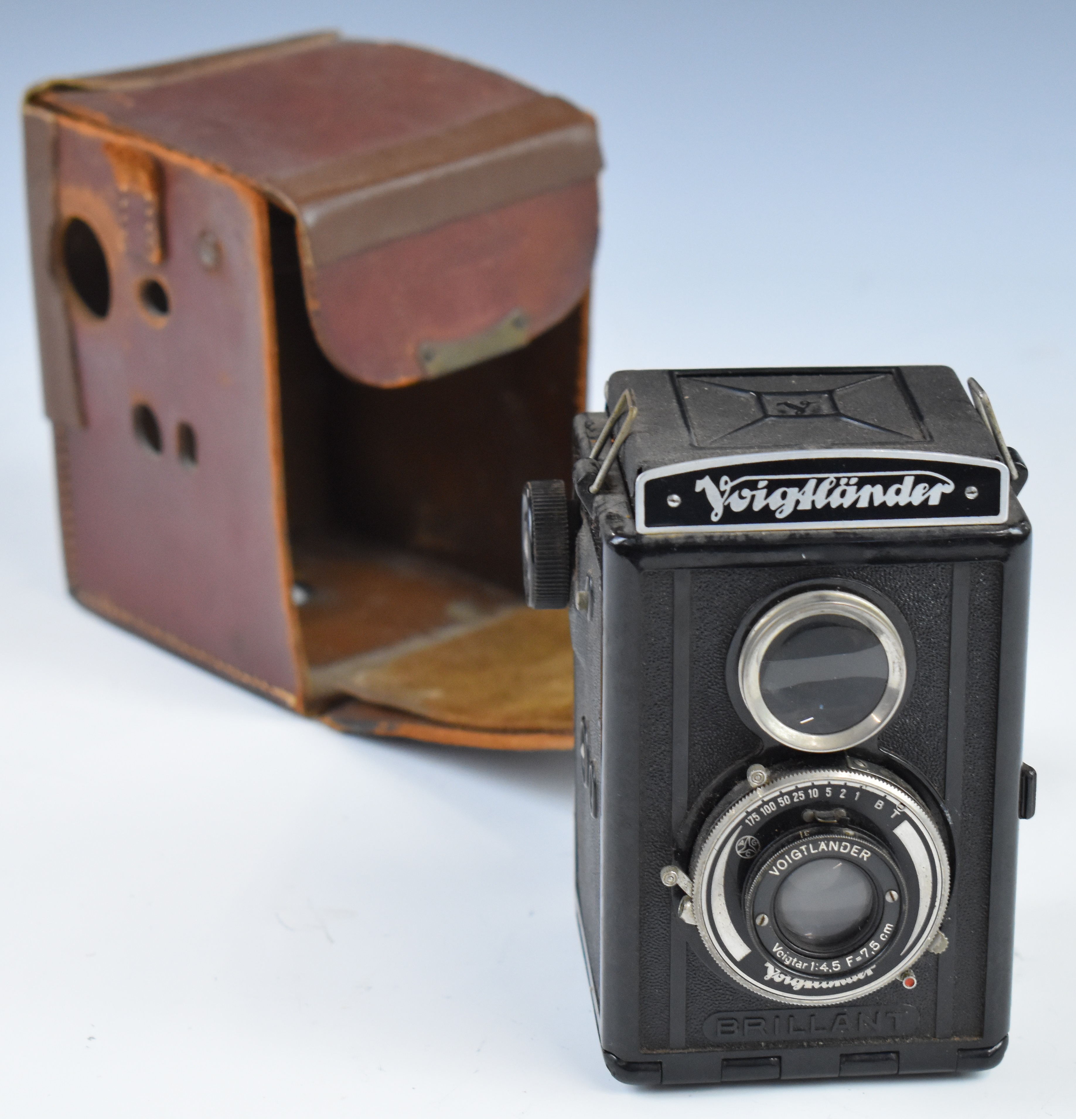 Voigtlander Brilliant TLR camera in original leather case
