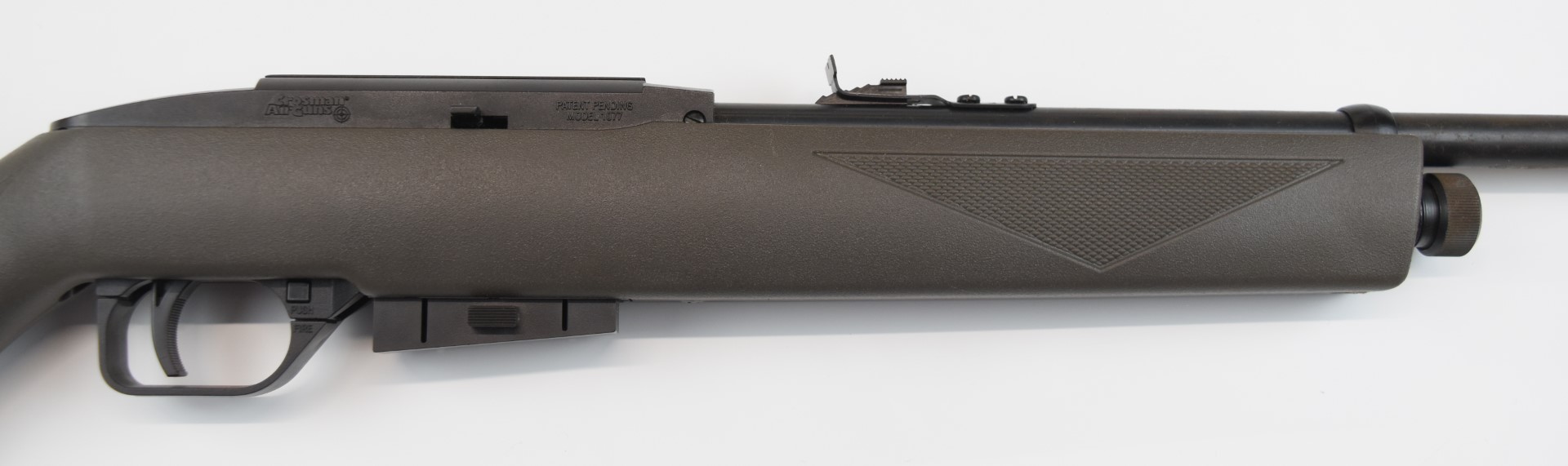 Crosman Model 1077 repeater .177 CO2 air rifle with chequered semi-pistol grip, composite stock, - Image 5 of 18