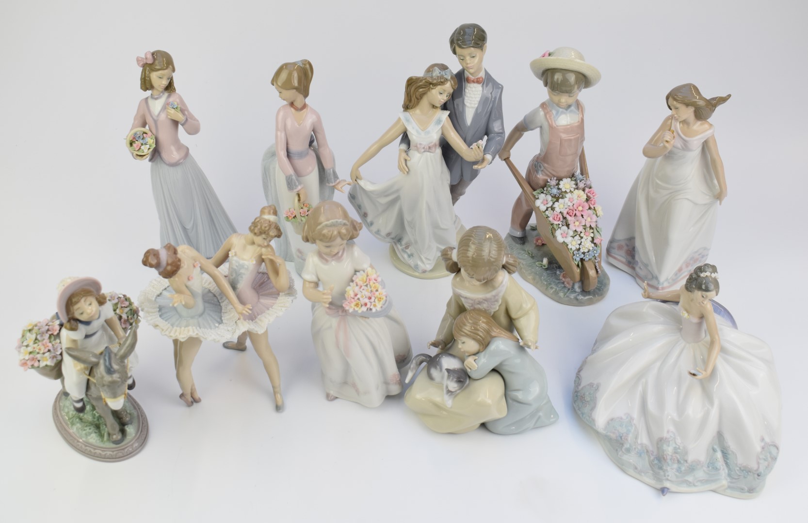 Ten Lladro figures including Afternoon Promenade, Dress Rehearsal etc, all boxed, tallest 25cm - Image 2 of 4