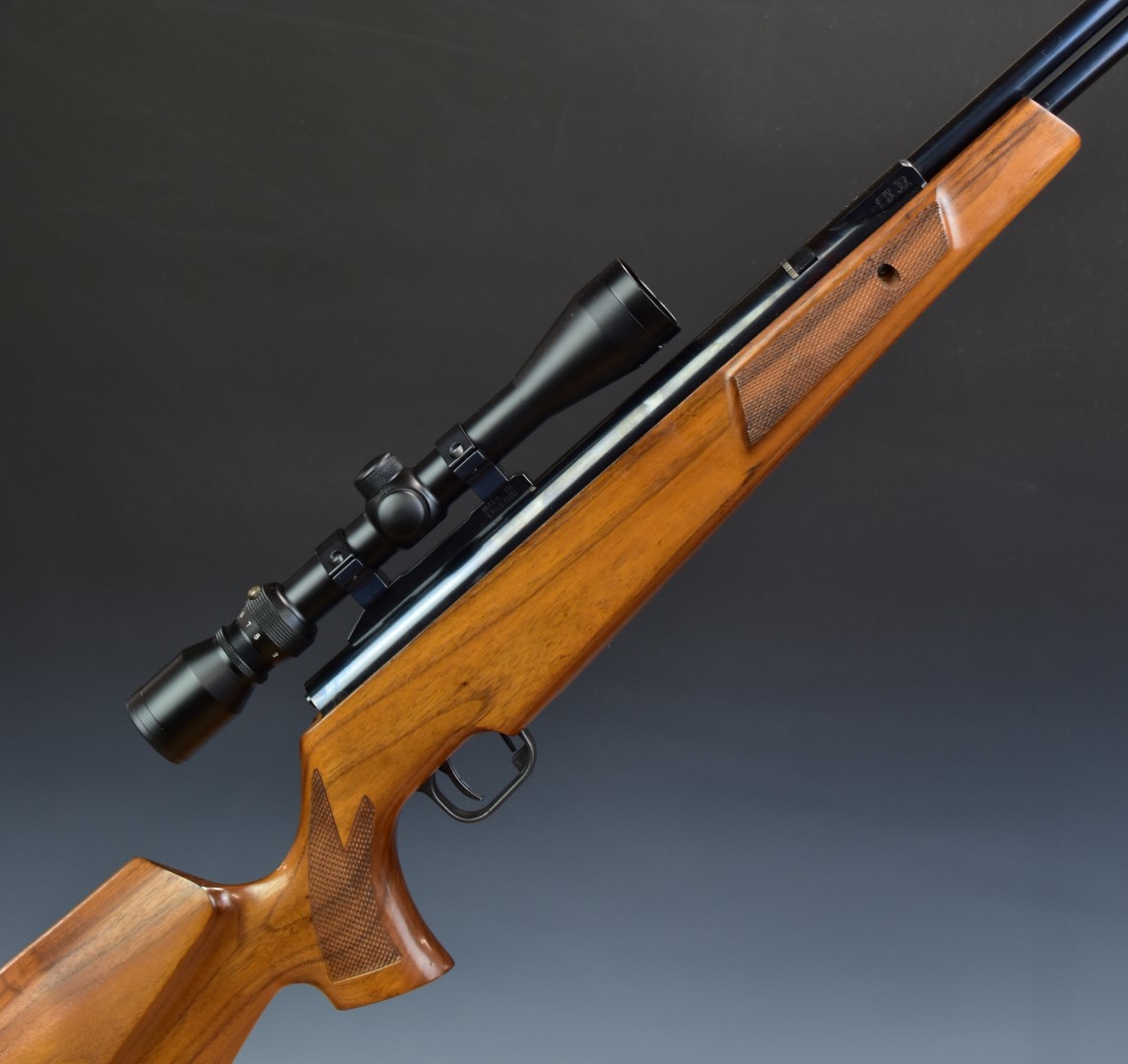 Theoben SLR 190/98 .22 under-lever carbine air rifle with seven shot magazine, chequered semi-pistol