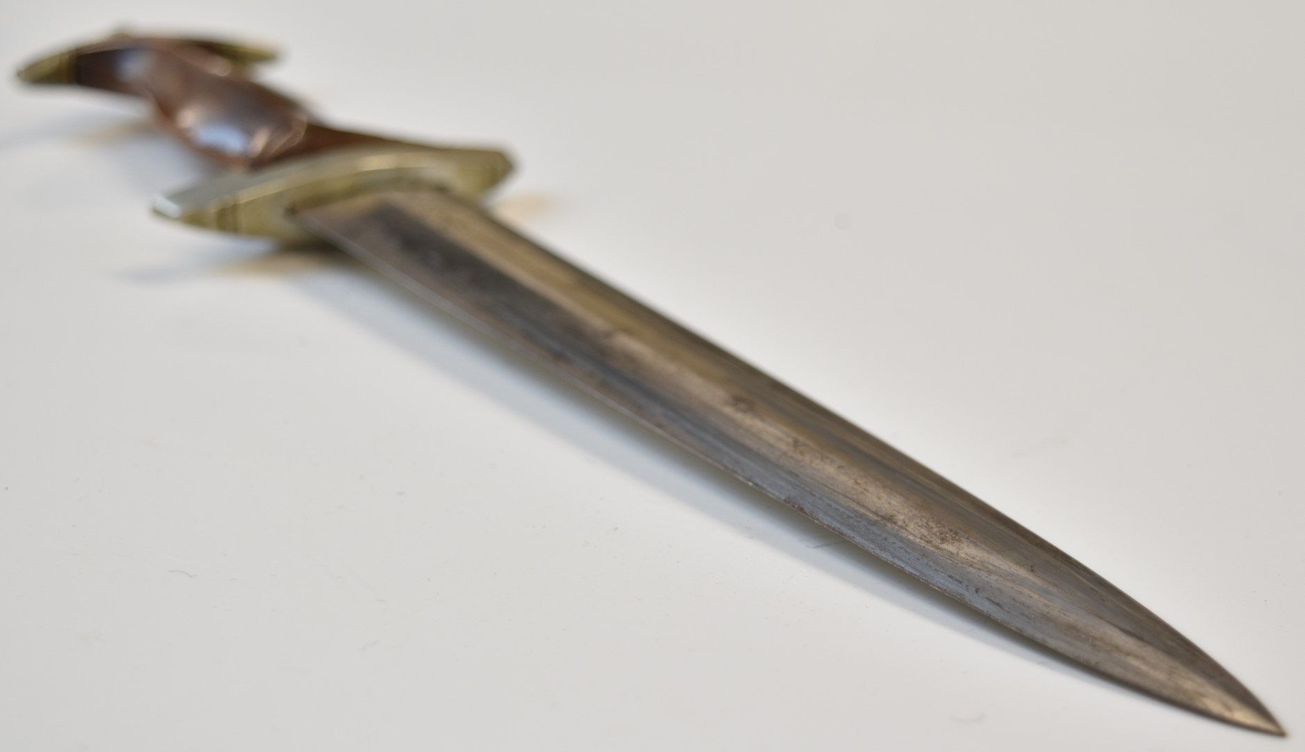 German Third Reich Nazi SA dagger, shaped wooden grip with inset SA roundel and eagle swastika - Image 4 of 7