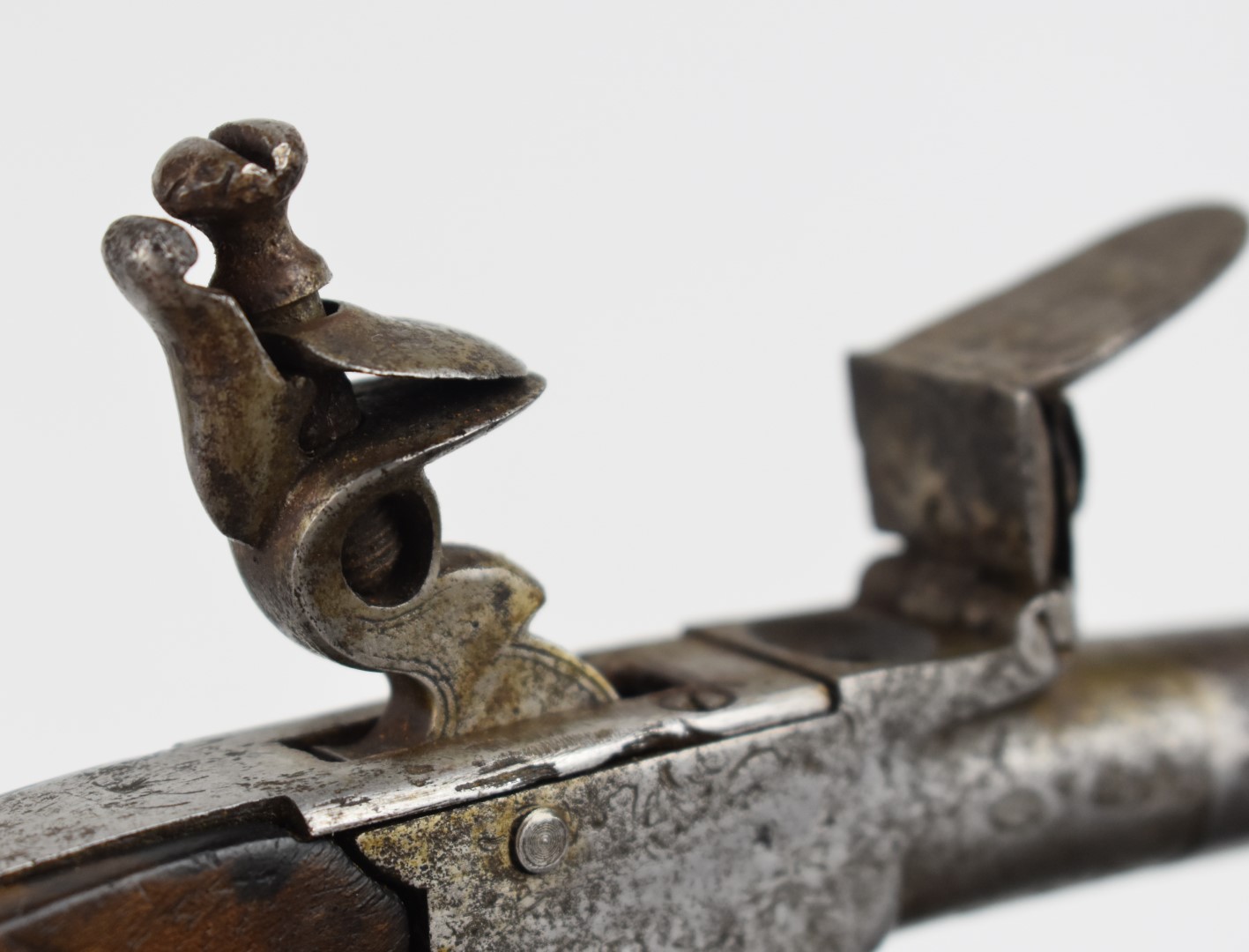 Indistinctly named flintlock pocket pistol with engraved lock and hammer, vacant shield shaped - Image 8 of 11