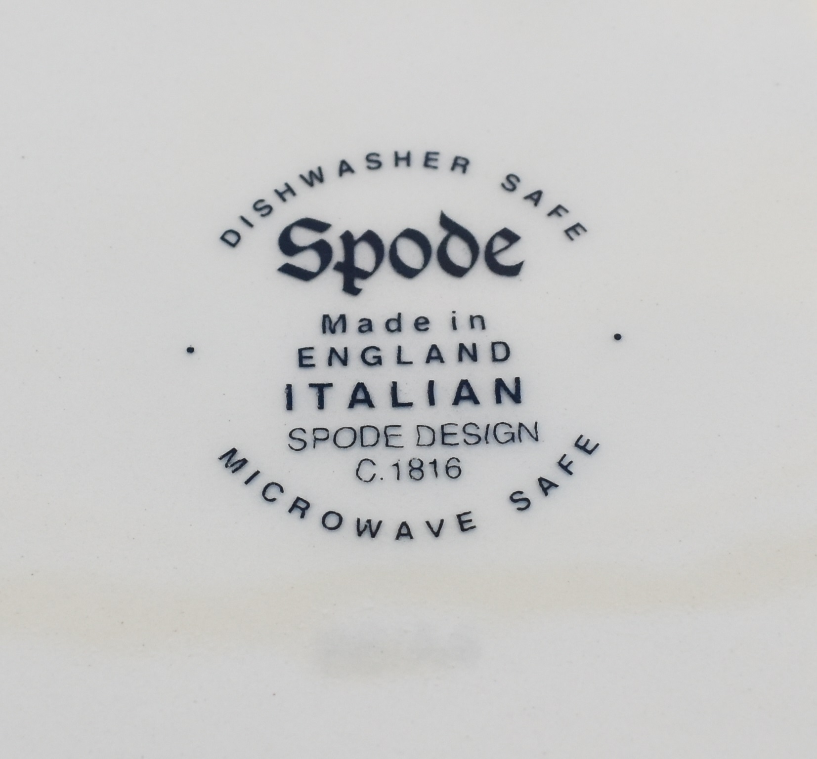 Approximately eighty pieces of Spode Italian dinner, tea and decorative ware including large - Image 4 of 10