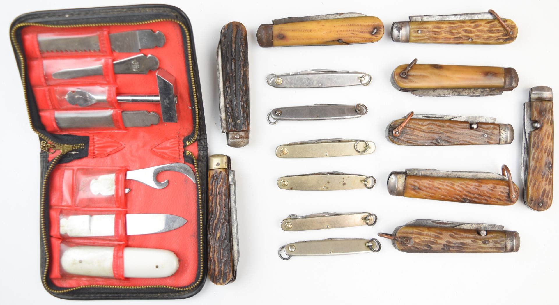 Collection of seventeen various knives including hunting / skinning, clasp knives by E M