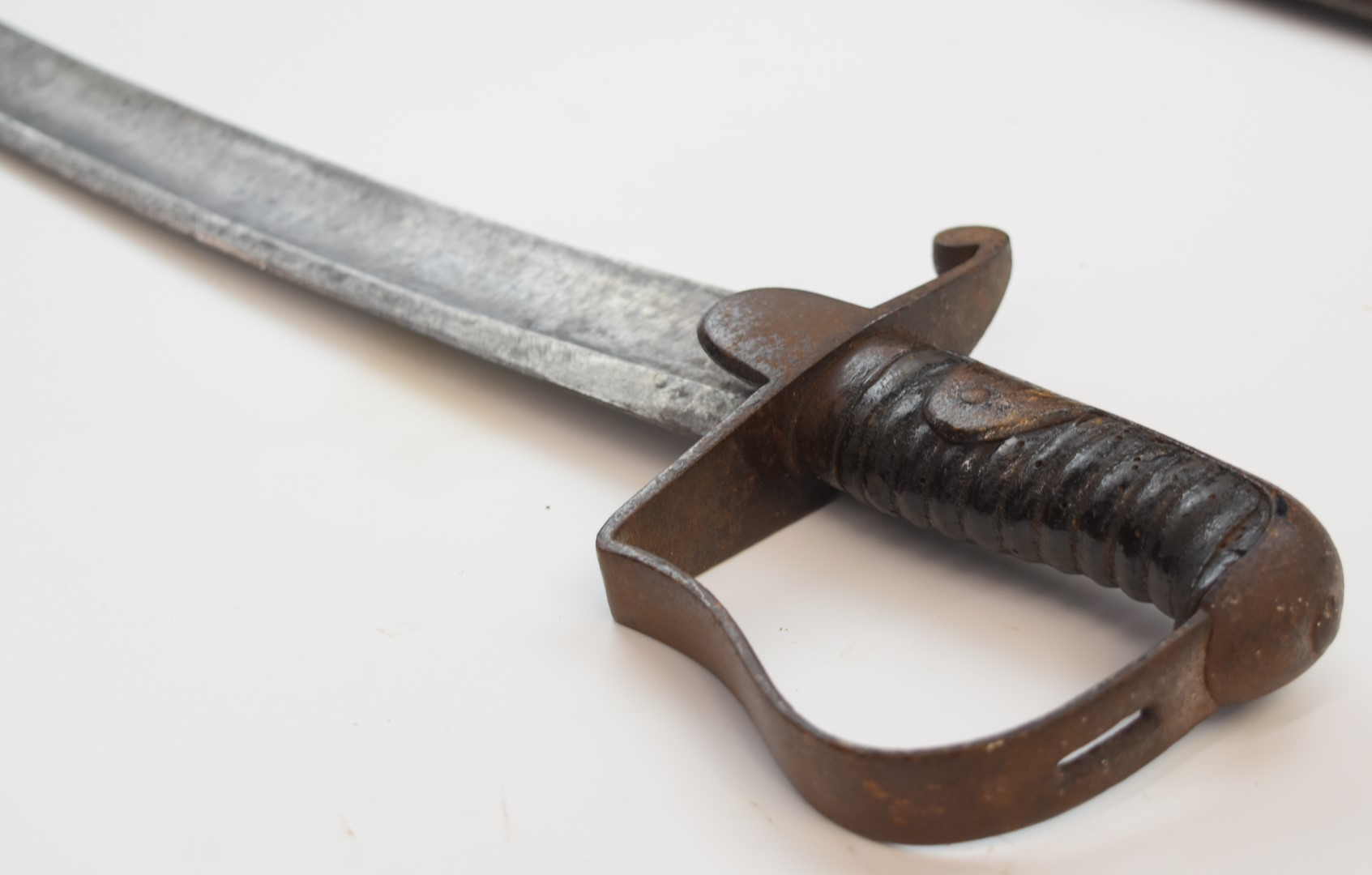 British 1796 pattern light cavalry sword with stirrup hilt and leather covered handle, Wooley - Image 4 of 7