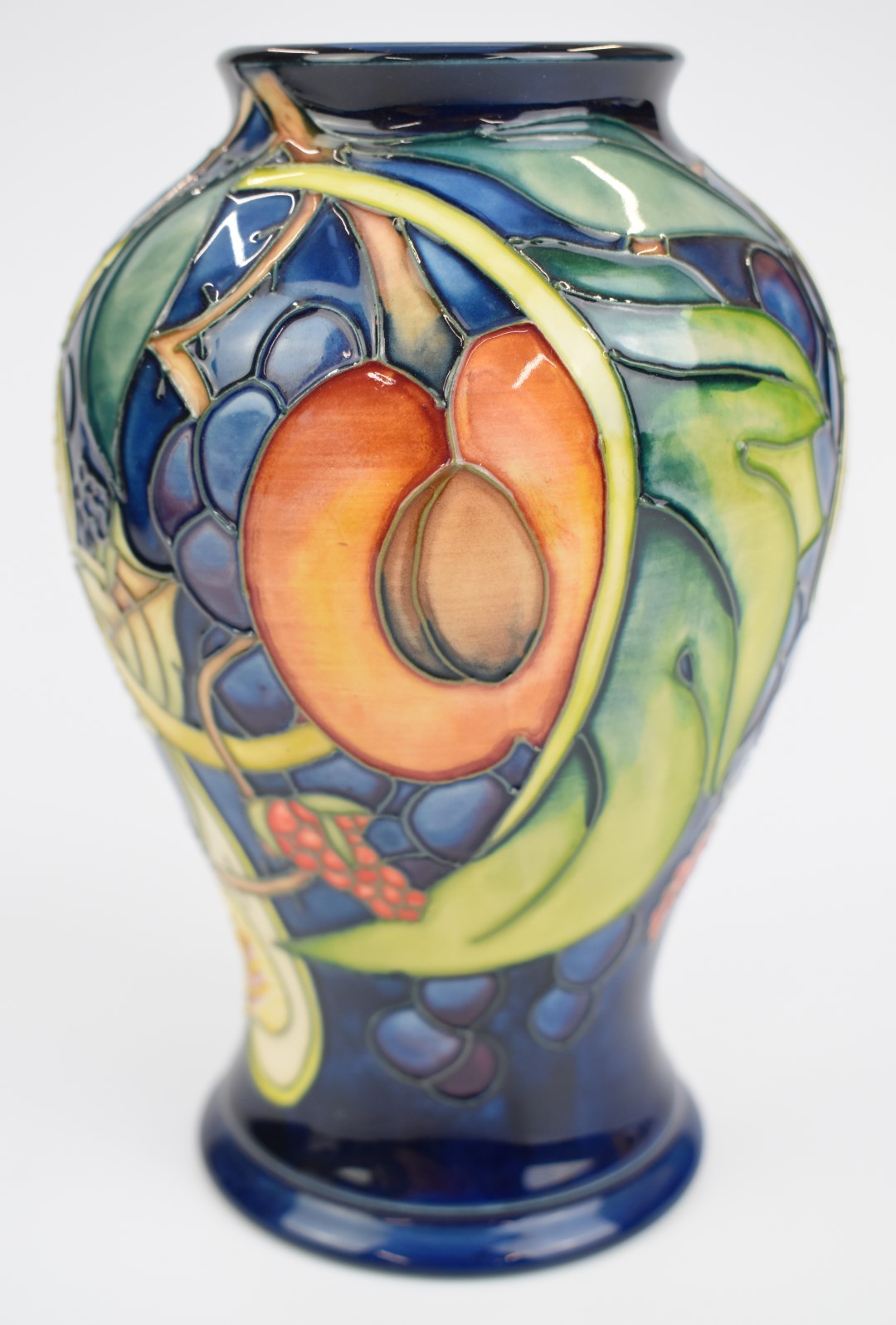 Moorcroft baluster pedestal vase decorated in the Queen's Choice pattern, dated 2001, height 16.5cm - Image 3 of 4