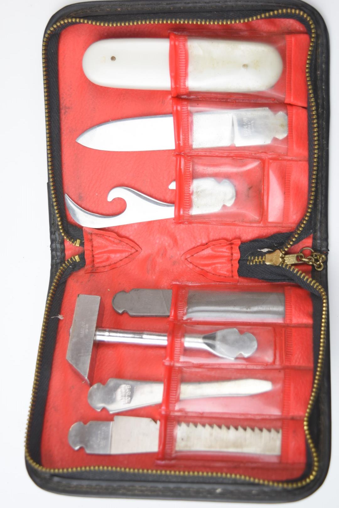 Collection of seventeen various knives including hunting / skinning, clasp knives by E M - Image 2 of 6