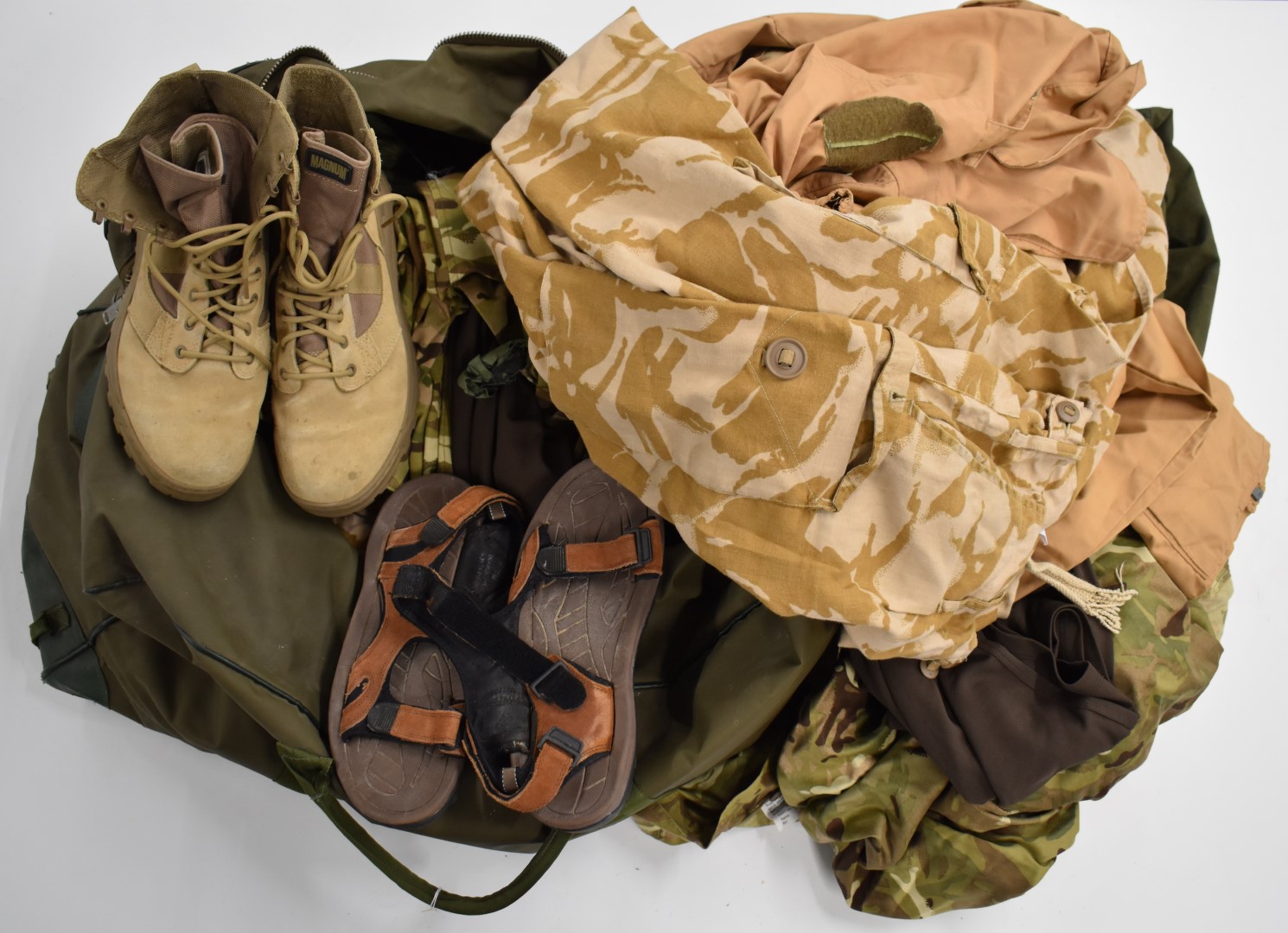 Royal Air Force / military kit including two Bergen's air crew holdalls, kit bag, air crew coveralls - Image 3 of 3