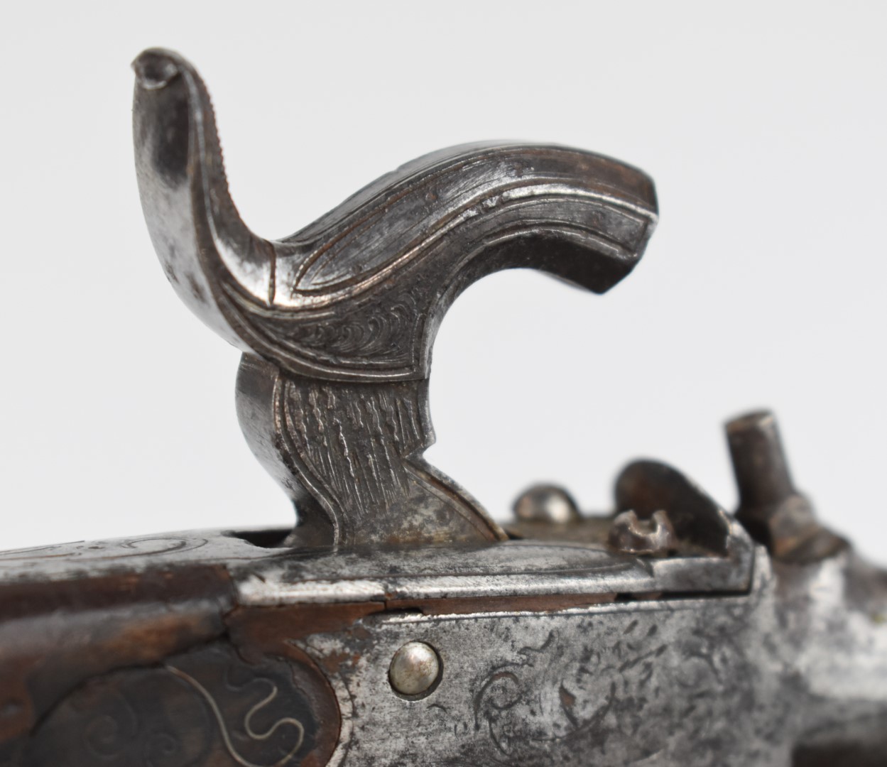 Queen Anne percussion hammer action pocket pistol with engraved lock and hammer, wire inlaid - Image 7 of 11