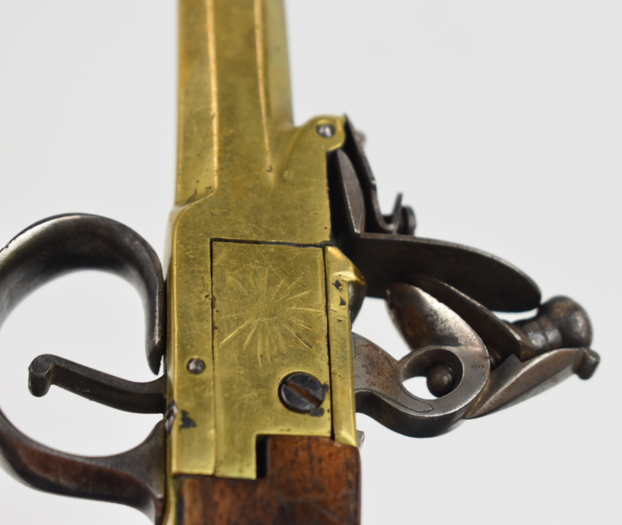 A pair of unnamed flintlock pocket pistols each with brass body, engraved locks, steel trigger - Image 5 of 8