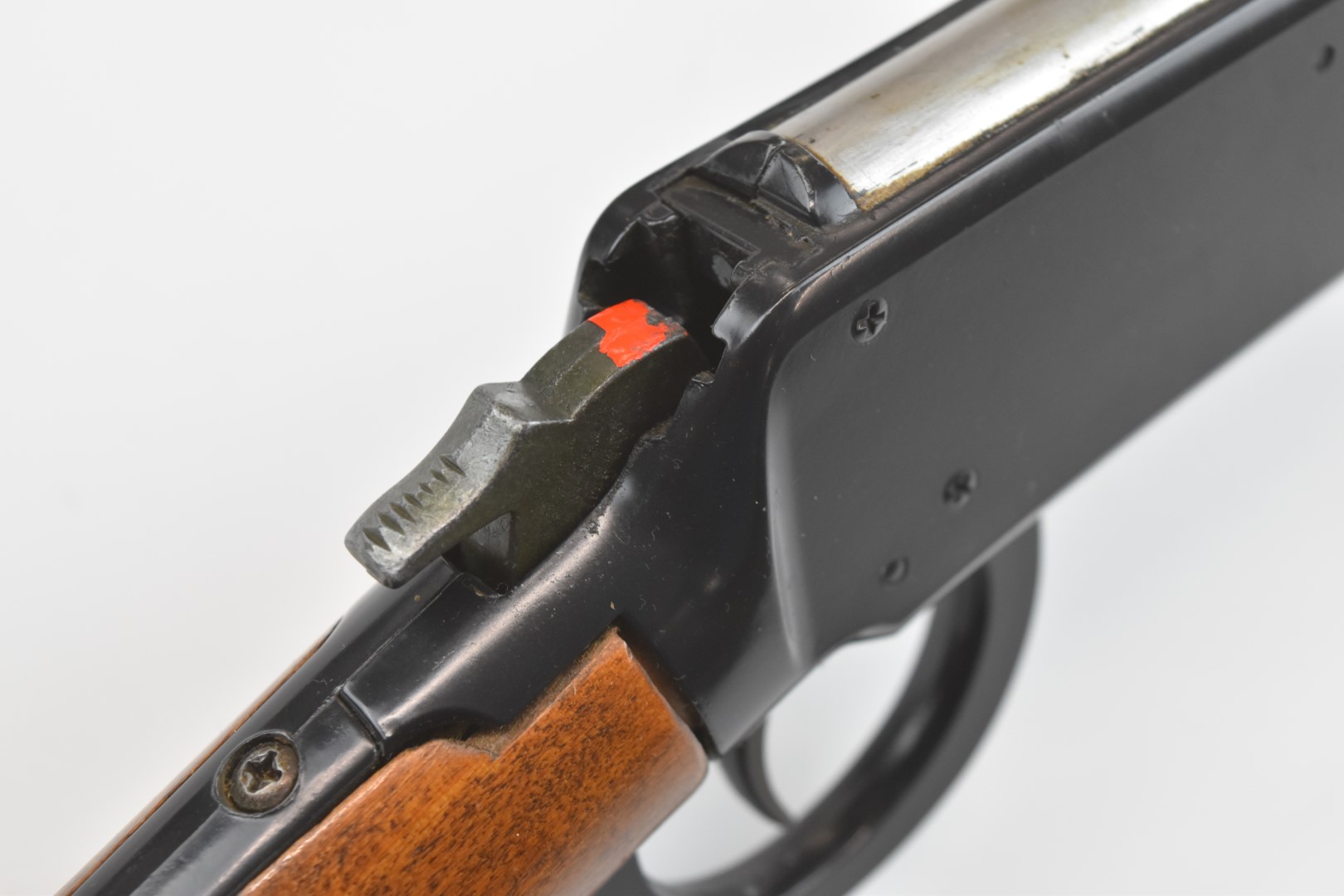 Daisy Model 1894 40 Shot Repeater .177 Winchester style under-lever air rifle with adjustable sights - Image 13 of 16