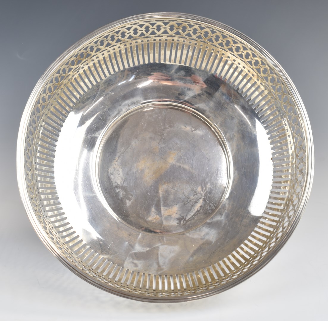 Canadian or American silver bowl with pierced decoration, marked 925/100, sterling and with marks - Image 2 of 4