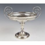 Walker & Hall George V hallmarked silver twin handled pedestal dish with pierced border, Sheffield