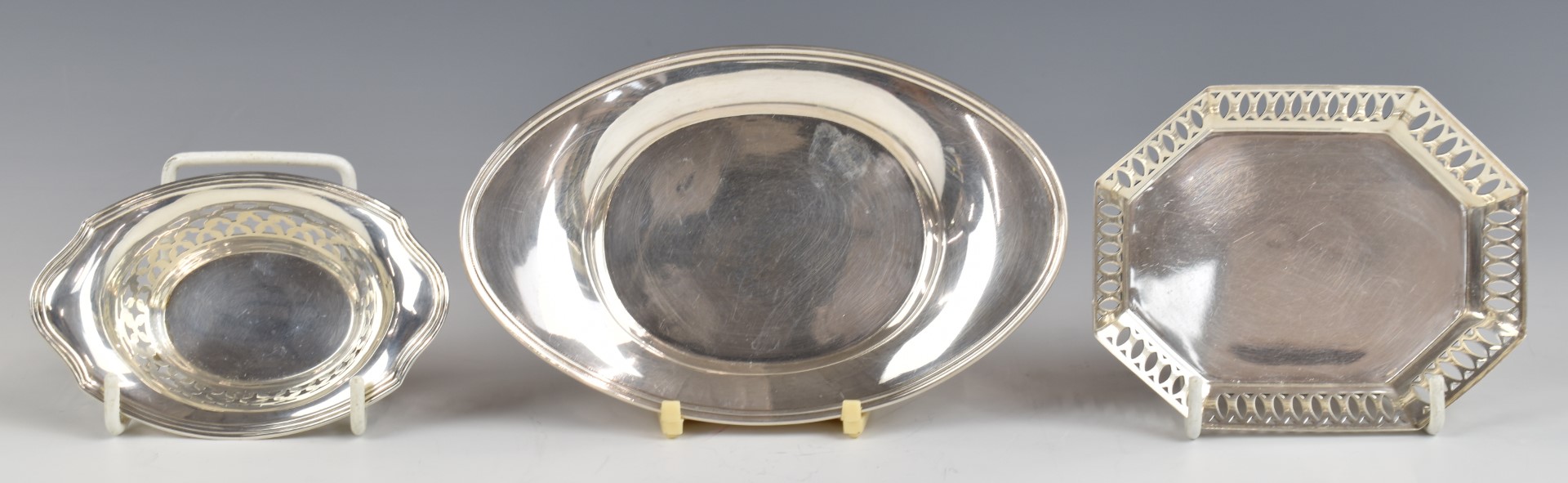 Three American Birks silver dishes, one raised on four ball feet, length of longest 14.5cm, weight