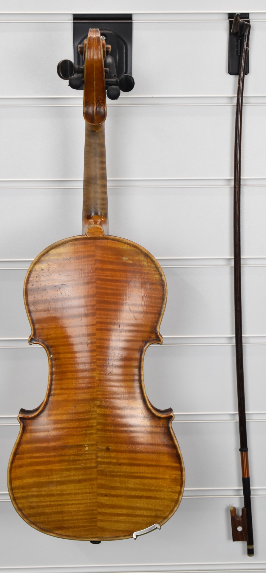 Late 19th / early 20thC violin labelled Antonius Stradivarius Cremonesis 1727 A&S with flame two - Image 2 of 17