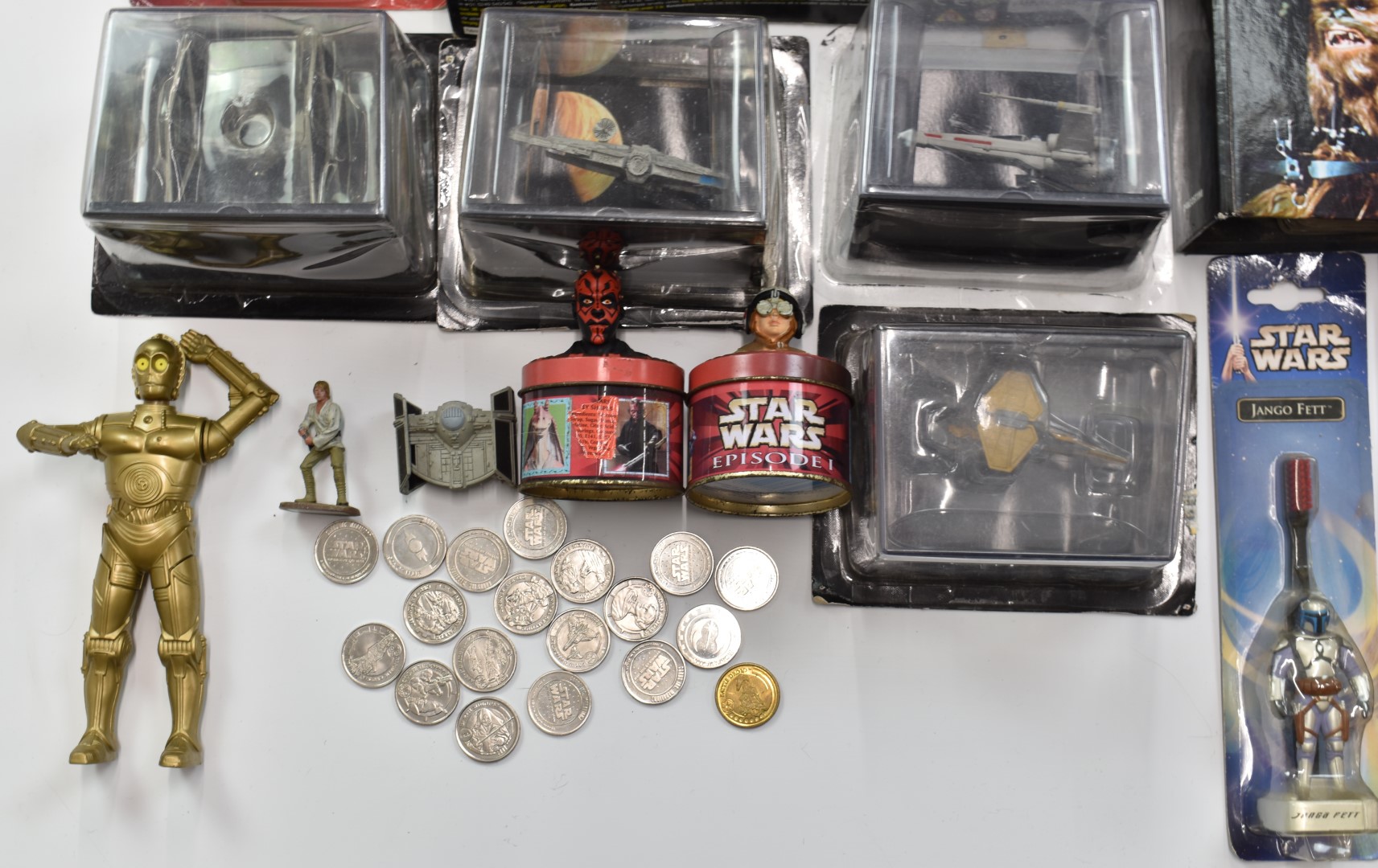 Twenty three Star Wars miniatures by DeAgostini together with a Kenner box set, collectible coins - Image 8 of 10