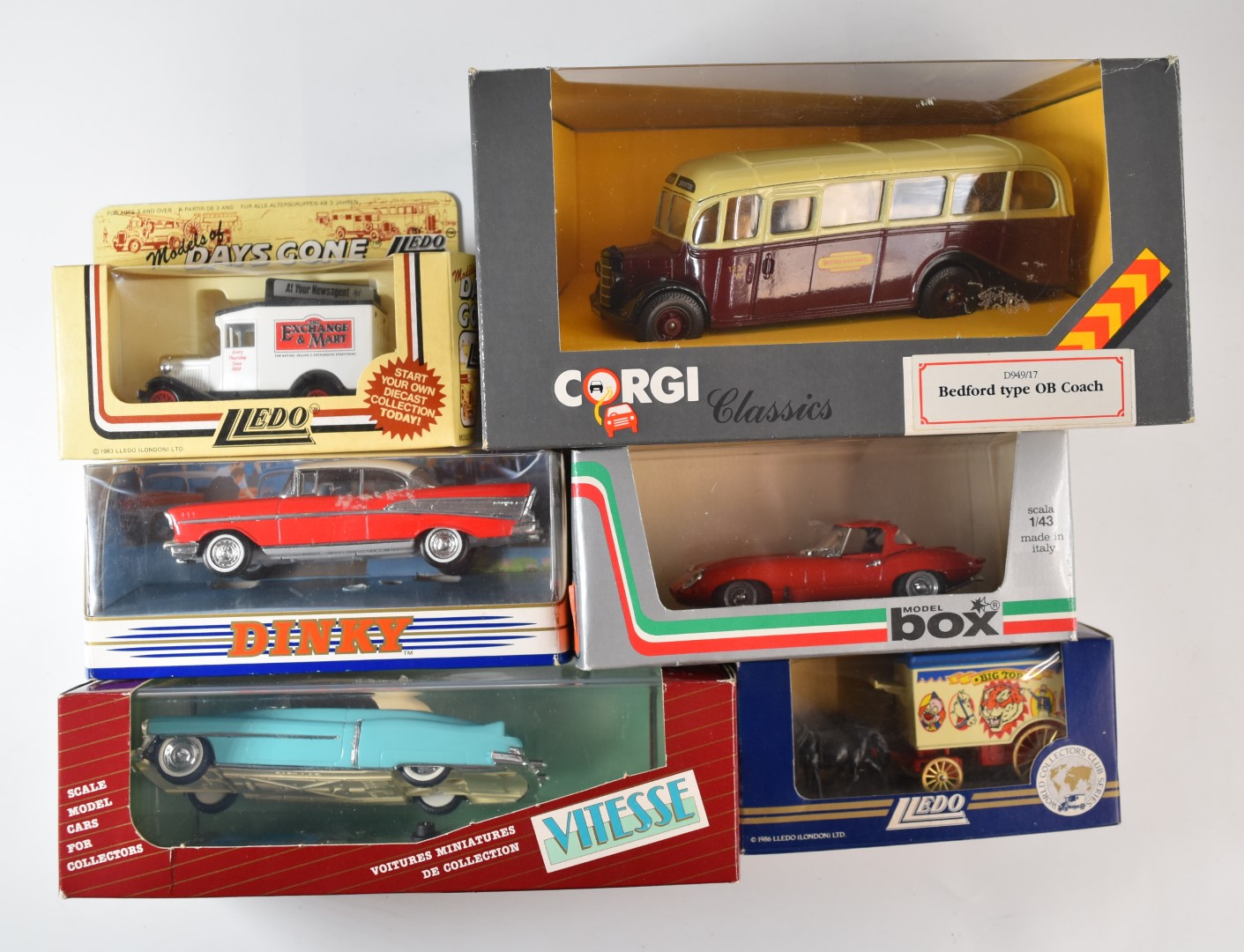 A collection of Corgi, Dinky and similar diecast model vehicles to include 50th Anniversary Battle - Image 3 of 6