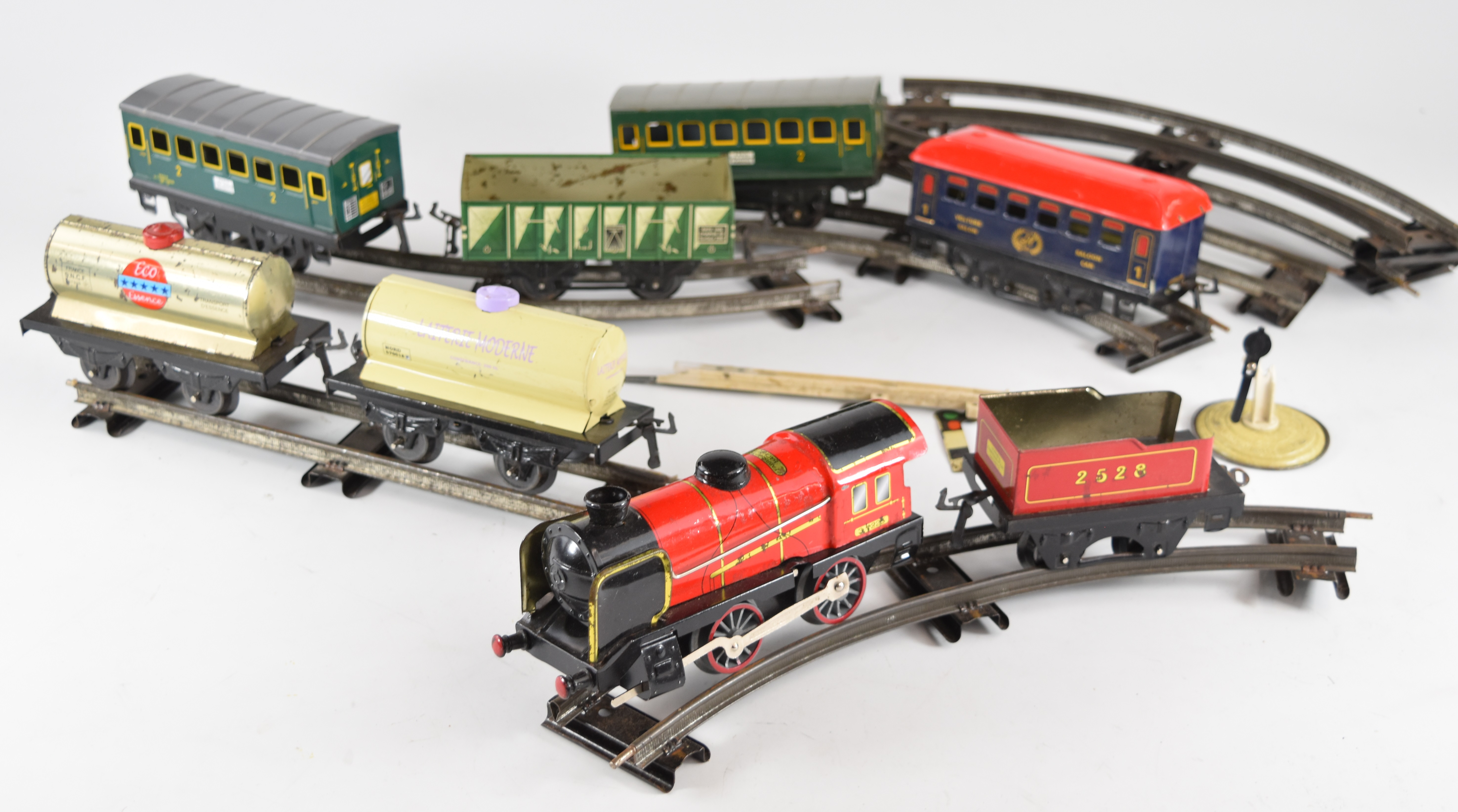 Hornby 0 gauge model railway set comprising clockwork tender locomotive and six various wagons. - Image 2 of 6