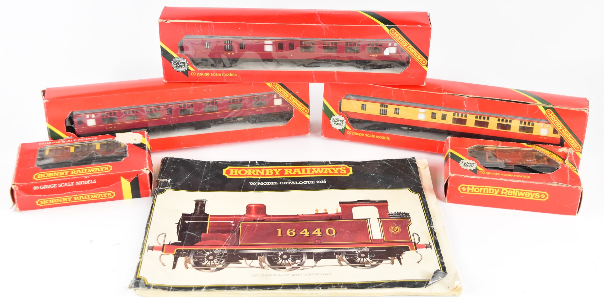 00 gauge model railway rolling stock comprising Tri-ang American style train, four boxed Hornby - Image 12 of 12