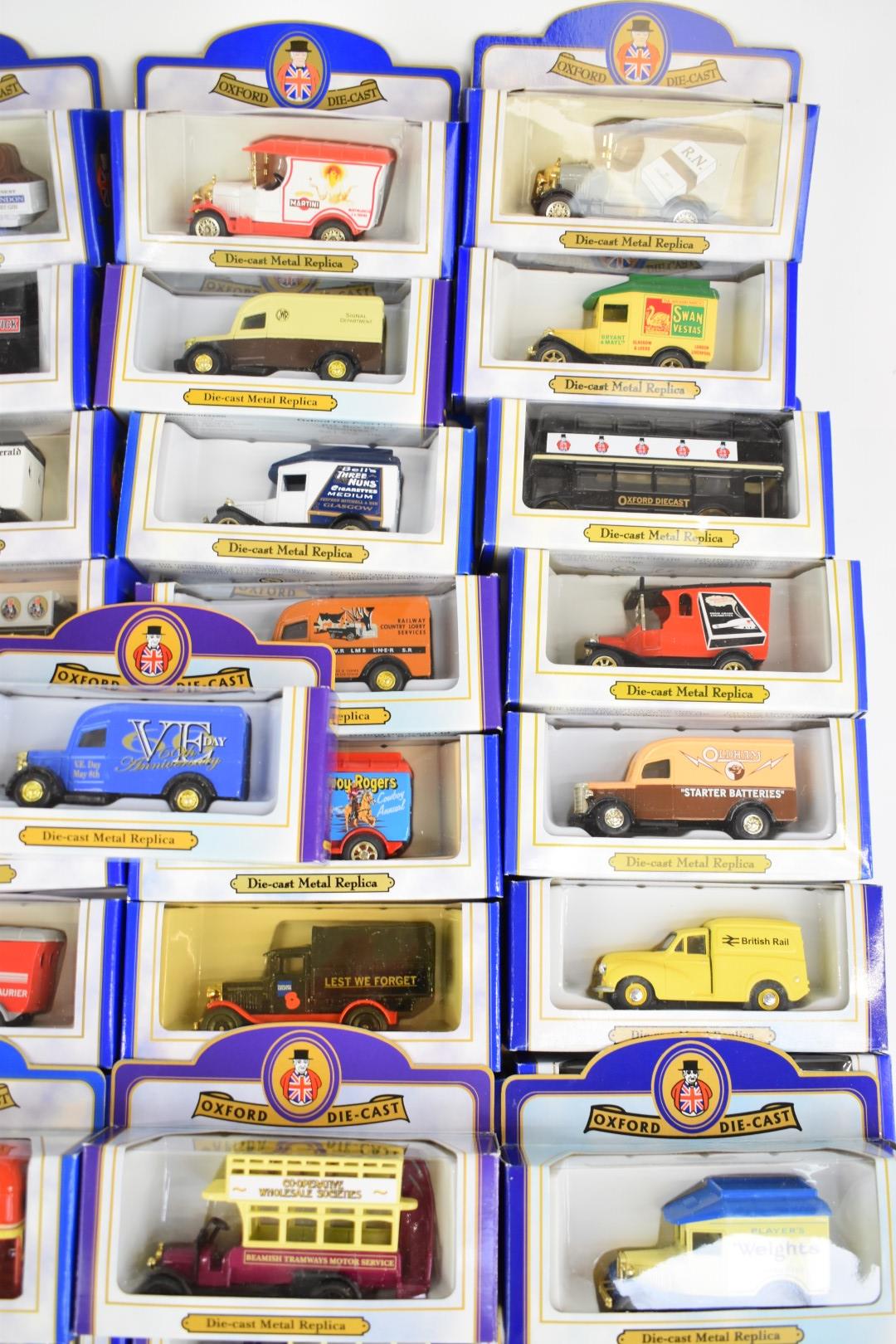 Sixty two Oxford diecast model cars to include public transport and commercial vehicles, all in - Image 5 of 5