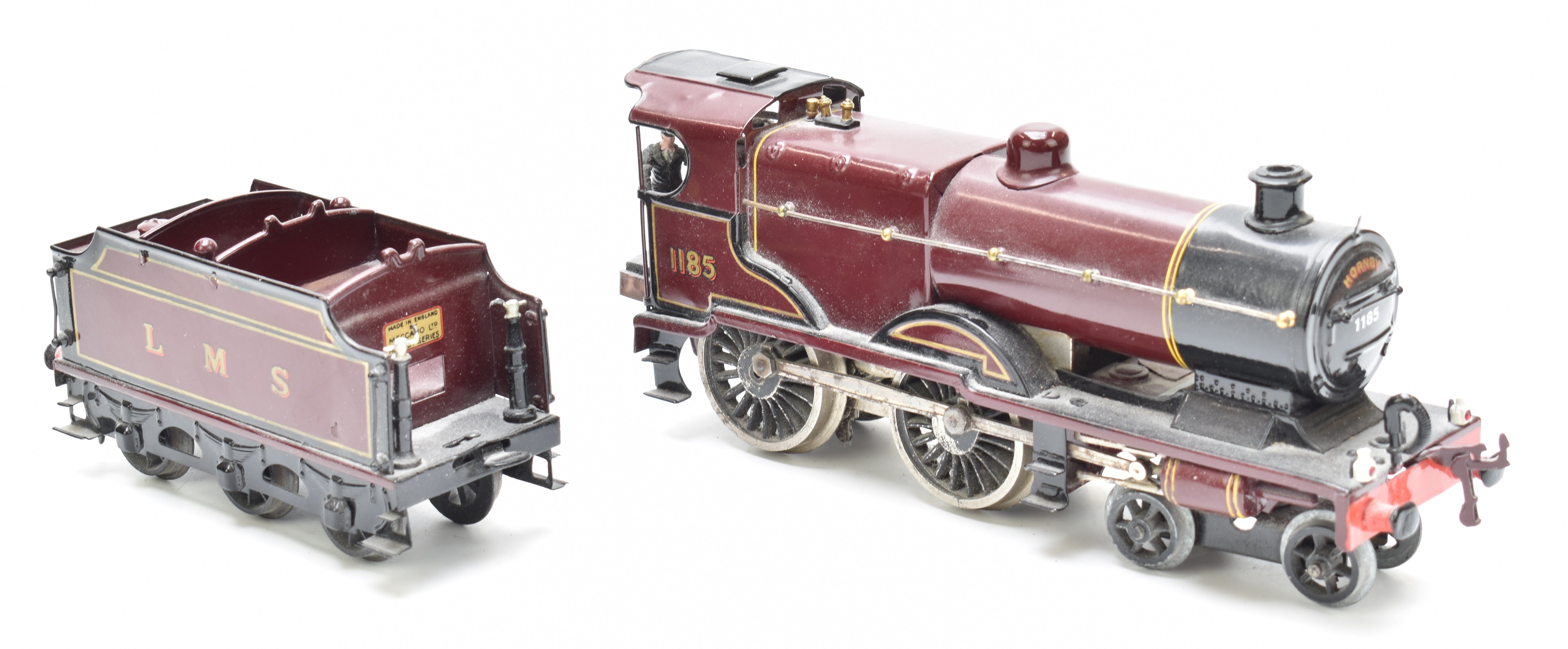 Hornby 0 gauge clockwork LMS 4-4-0 model railway tender locomotive