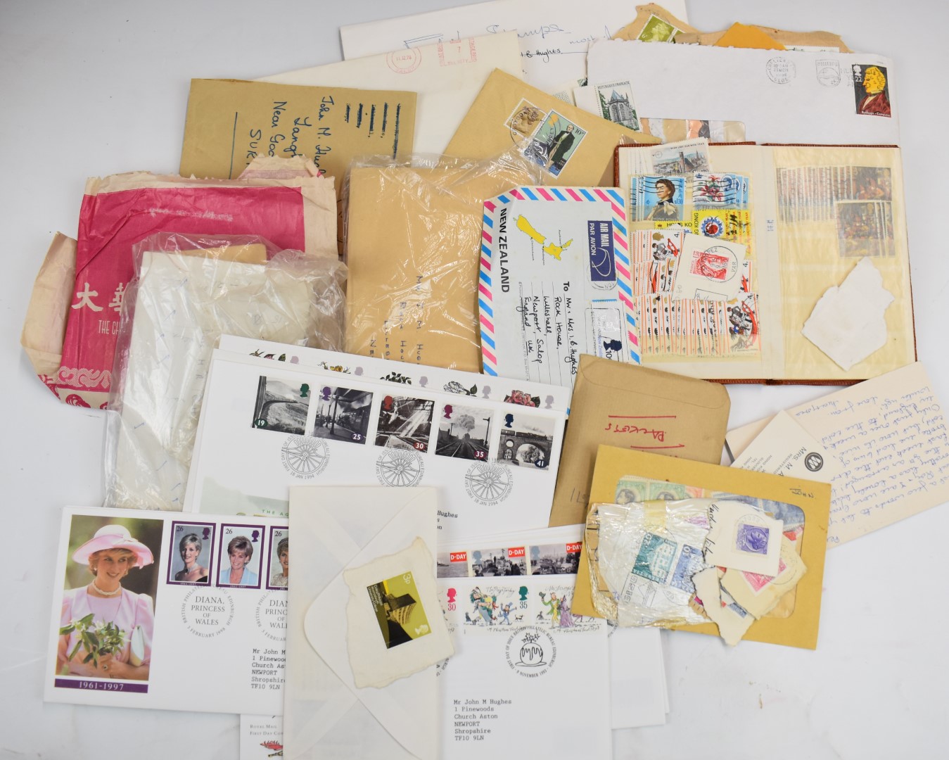 A large GB and world stamp accumulation including first day covers in an album, folders and loose - Image 6 of 10