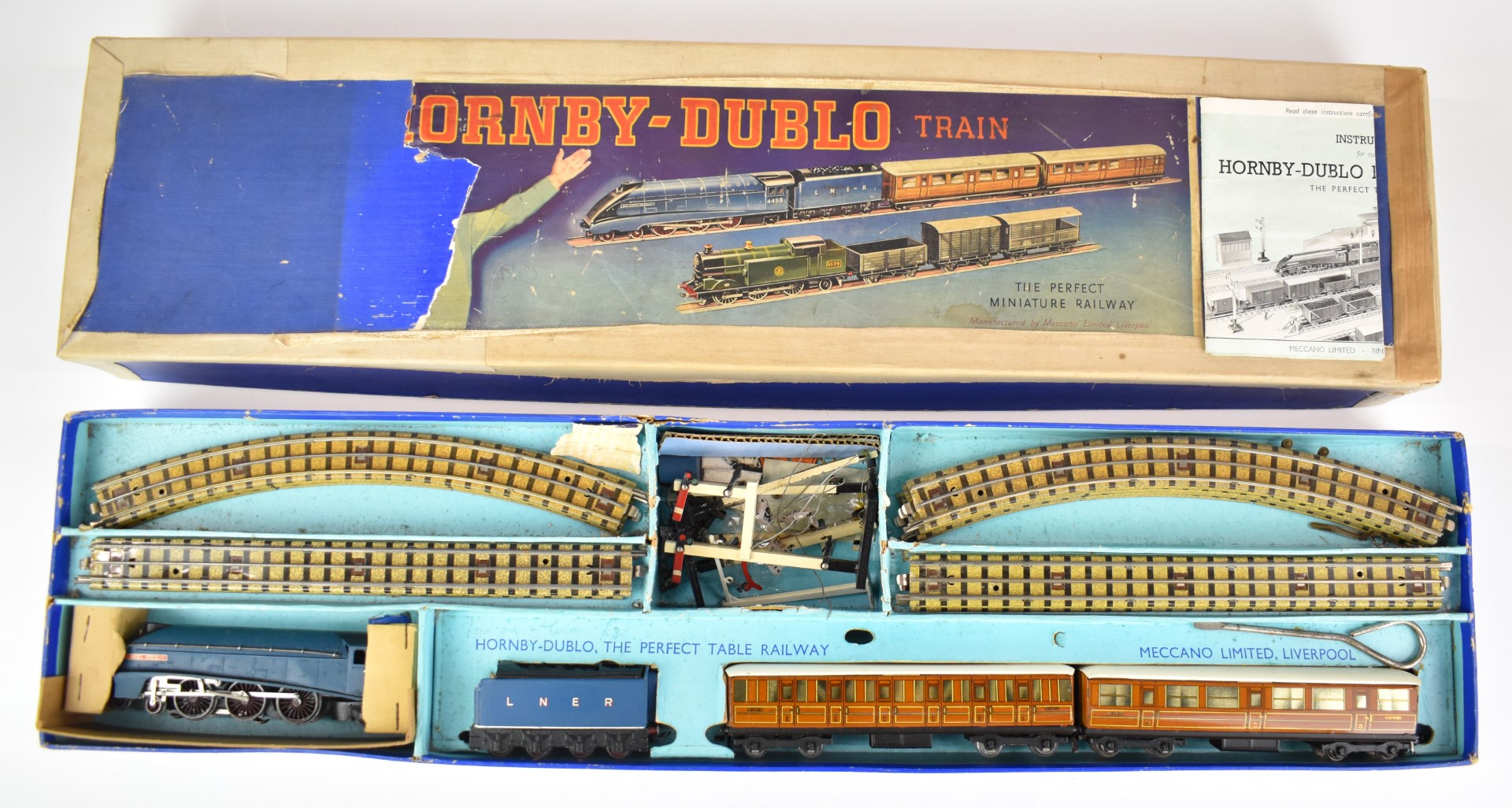 Hornby Dublo 00 gauge model railway EDPA1 passenger set with 'Sir Nigel Gresley' locomotive, in