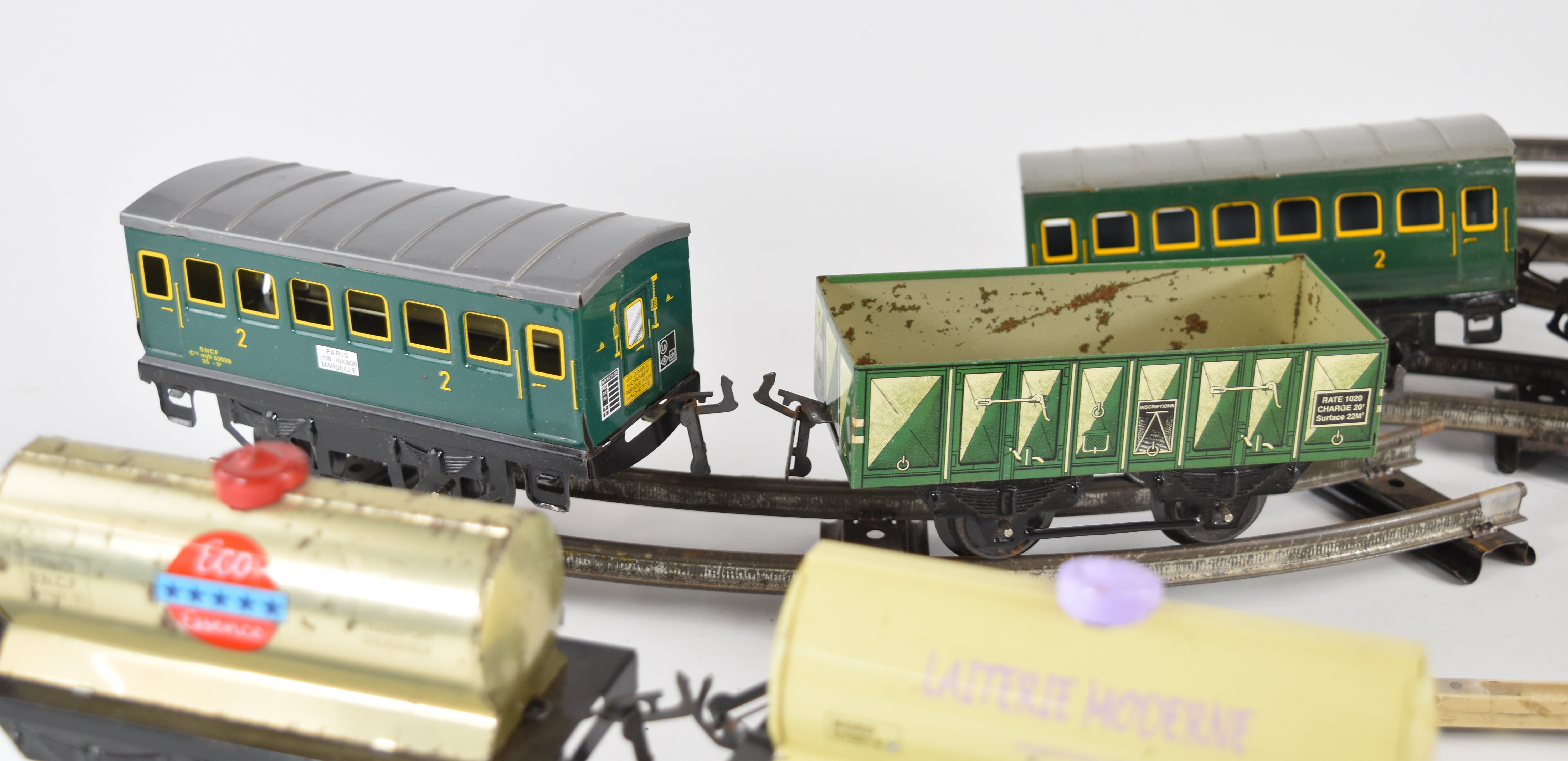 Hornby 0 gauge model railway set comprising clockwork tender locomotive and six various wagons. - Image 6 of 6