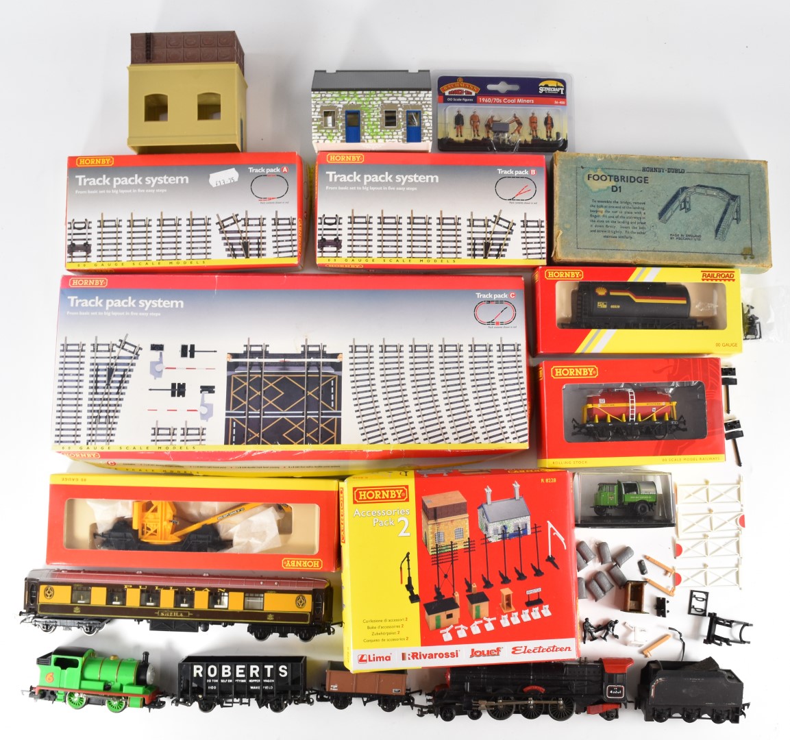 Hornby and other 00 gauge items to include Tri-ang Princess Elizabeth steam locomotive, 3 boxed
