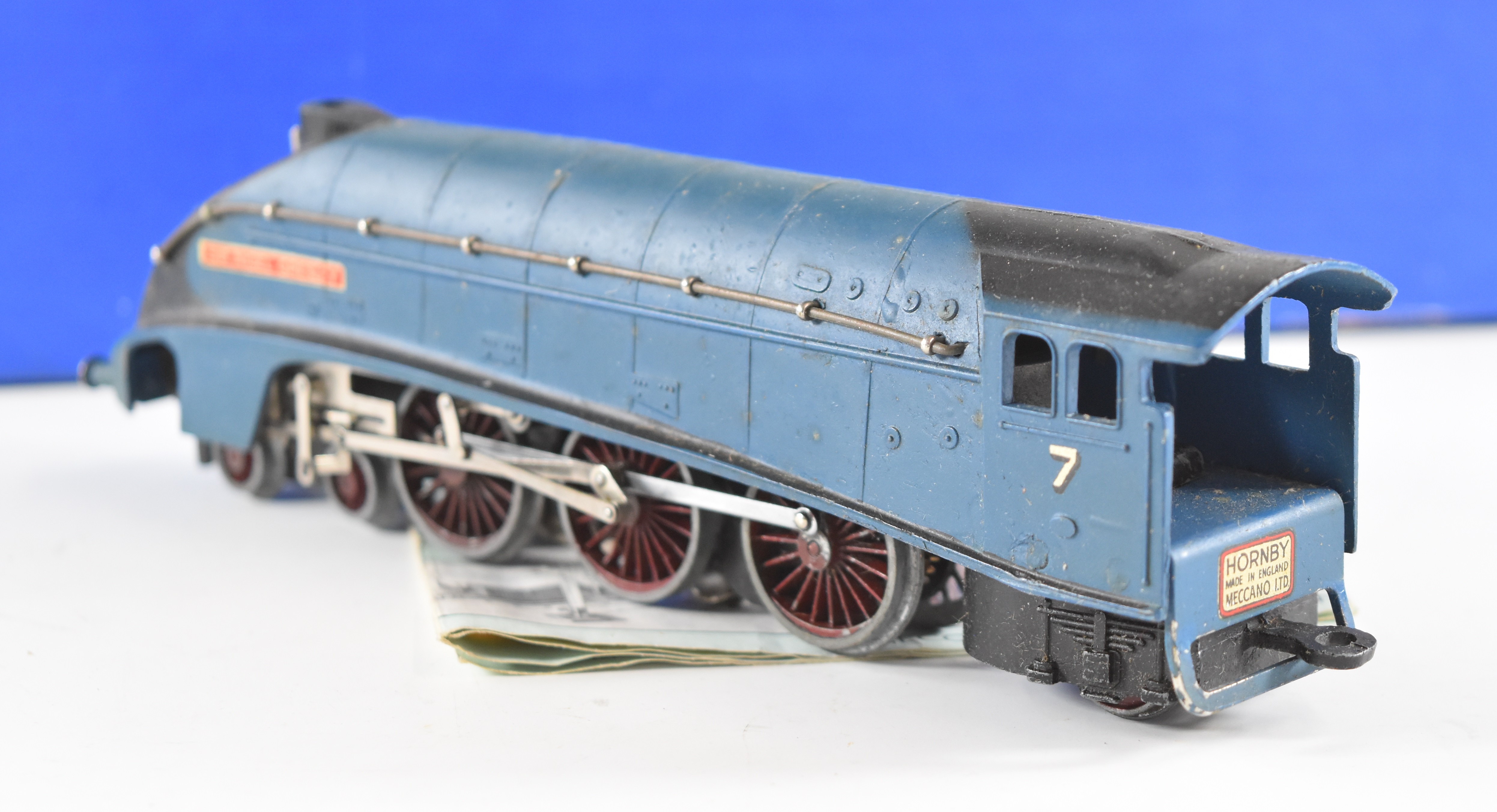 Hornby Dublo 00 gauge model railway EDPA1 passenger set with 'Sir Nigel Gresley' locomotive, in - Image 9 of 11