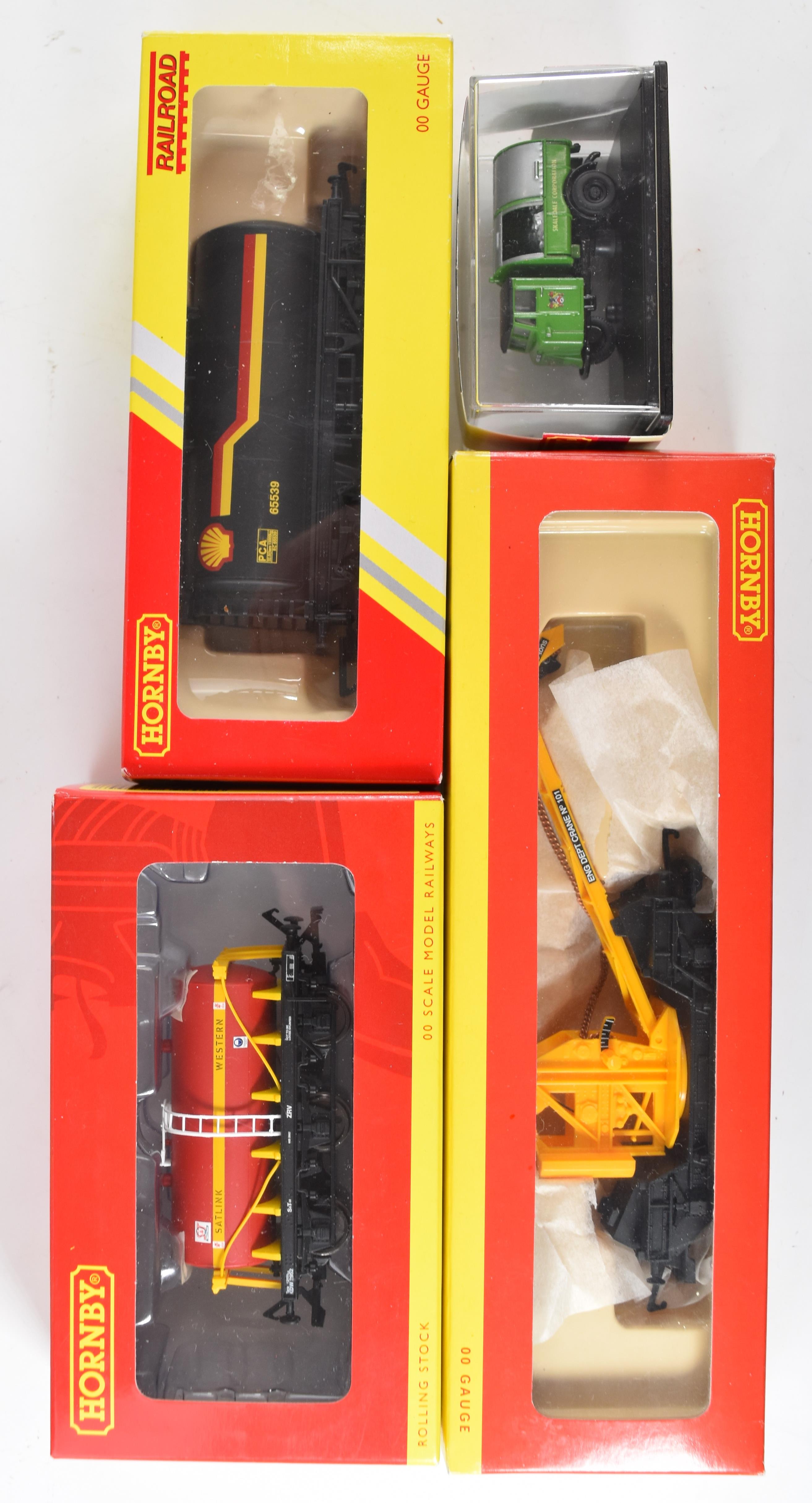 Hornby and other 00 gauge items to include Tri-ang Princess Elizabeth steam locomotive, 3 boxed - Image 5 of 7