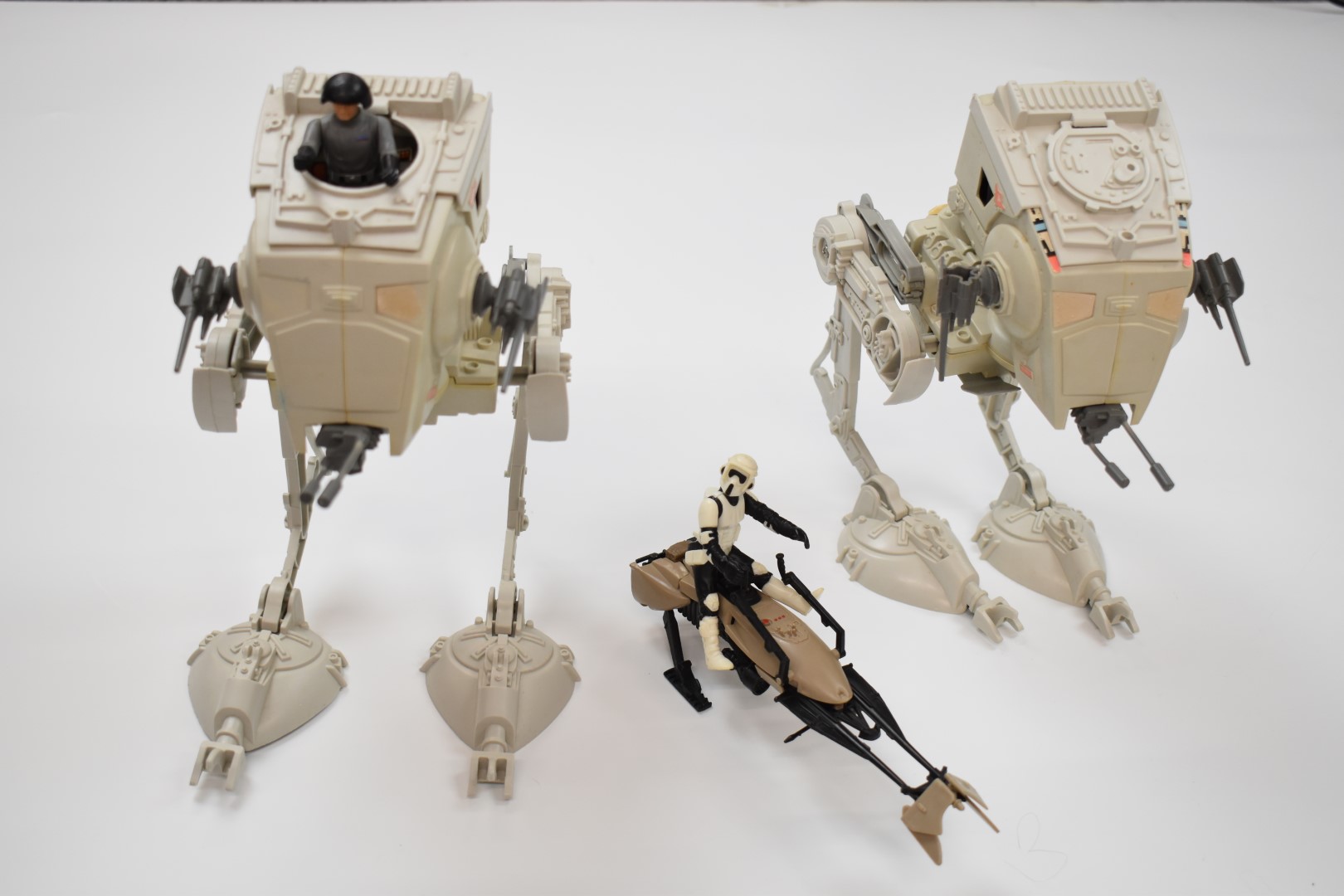 A collection of vintage Star Wars Figures and vehicles to include AT-AT, AT-ST x2, Scout Bike, Rebel - Image 6 of 7