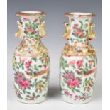 A pair of Chinese 19th / 20thC porcelain famille verte vases, height 19cm