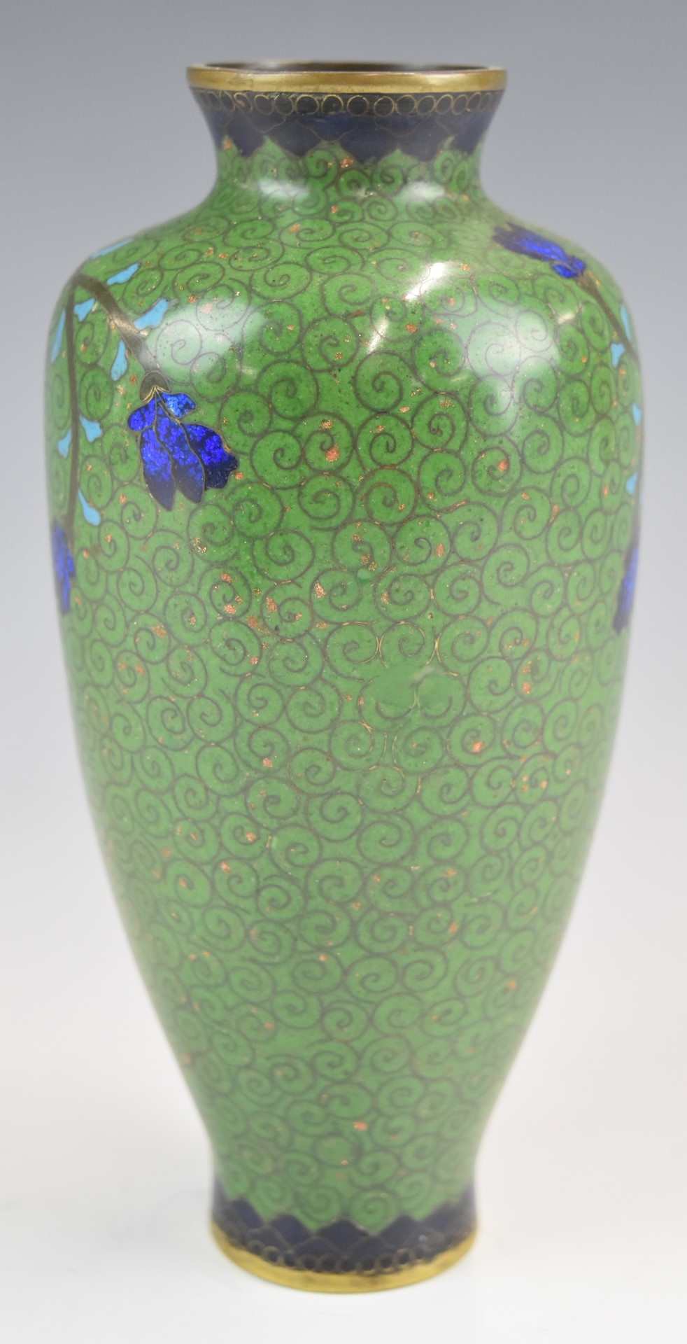 Chinese cloisonné vase with Ginbari style flower decoration, height 18cm - Image 2 of 3