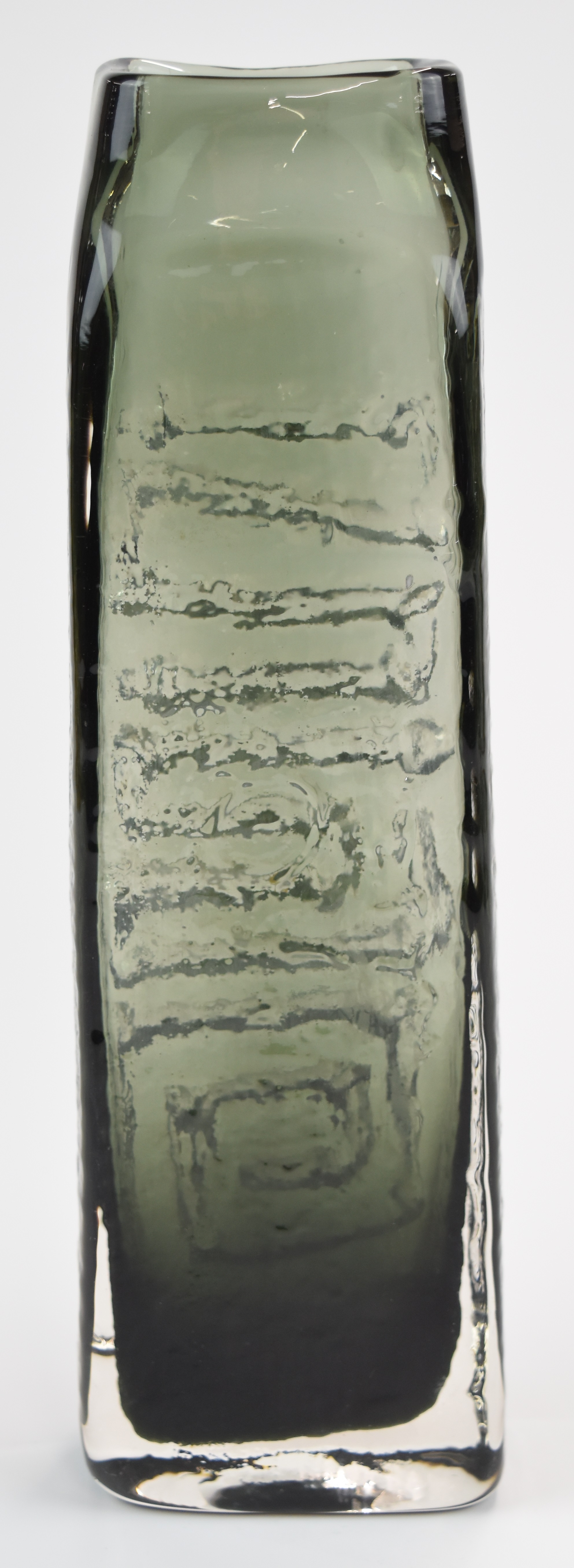 Geoffrey Baxter for Whitefriars Greek Key pewter grey glass vase, 26cm tall. - Image 3 of 4