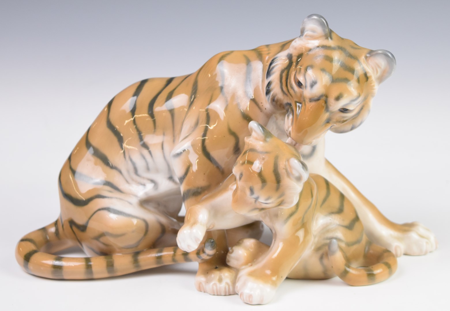 Bing & Grondahl / Copenhagen figure of a tiger with cub, height 19cm