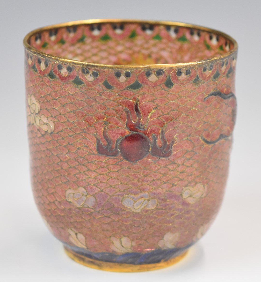 Chinese plique a jour beaker with dragon decoration, height 8cm