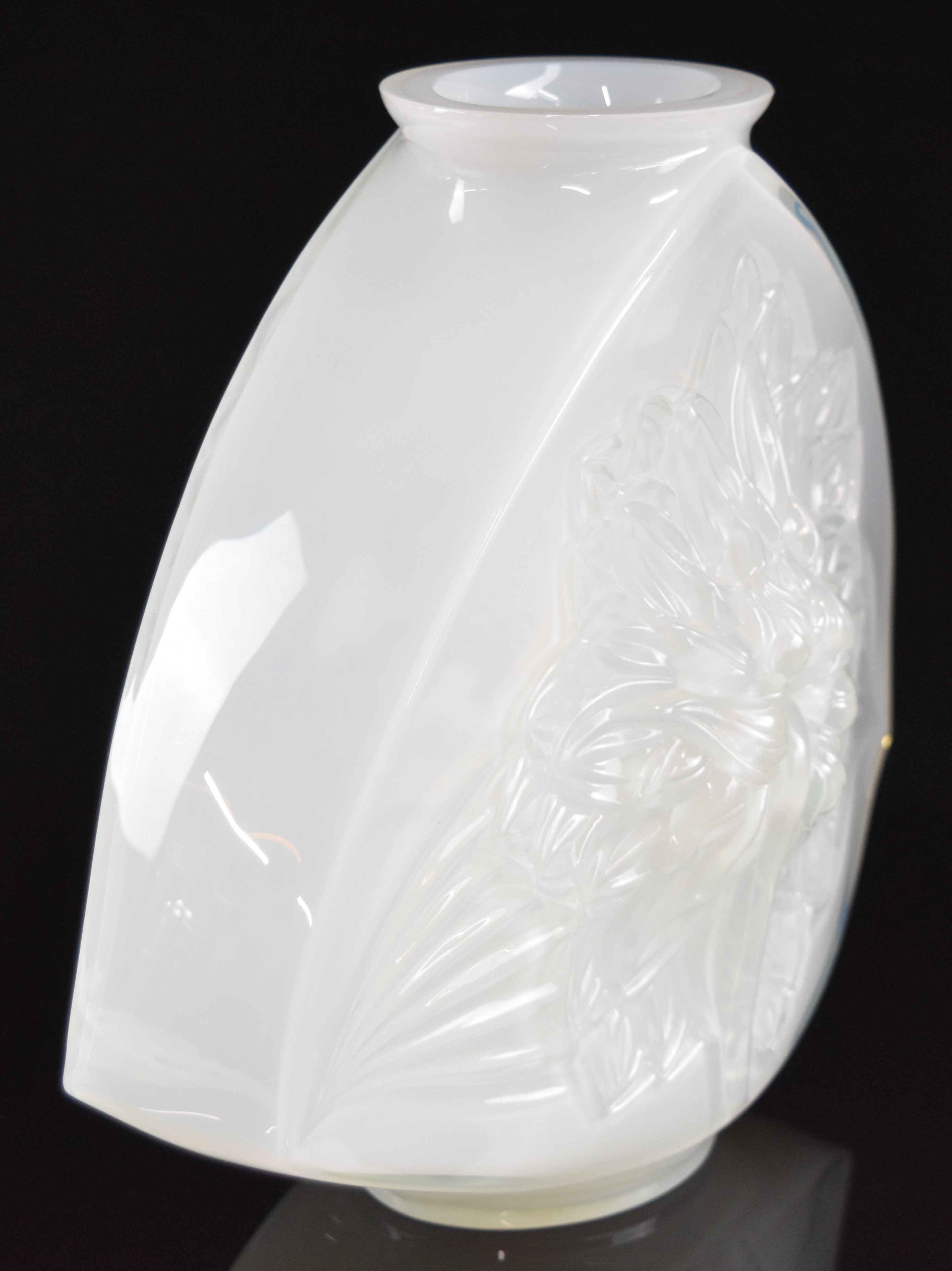 Lalique Dahlia opalescent glass vase decorated to both sides with a large dahlia flower, signed to - Image 4 of 4