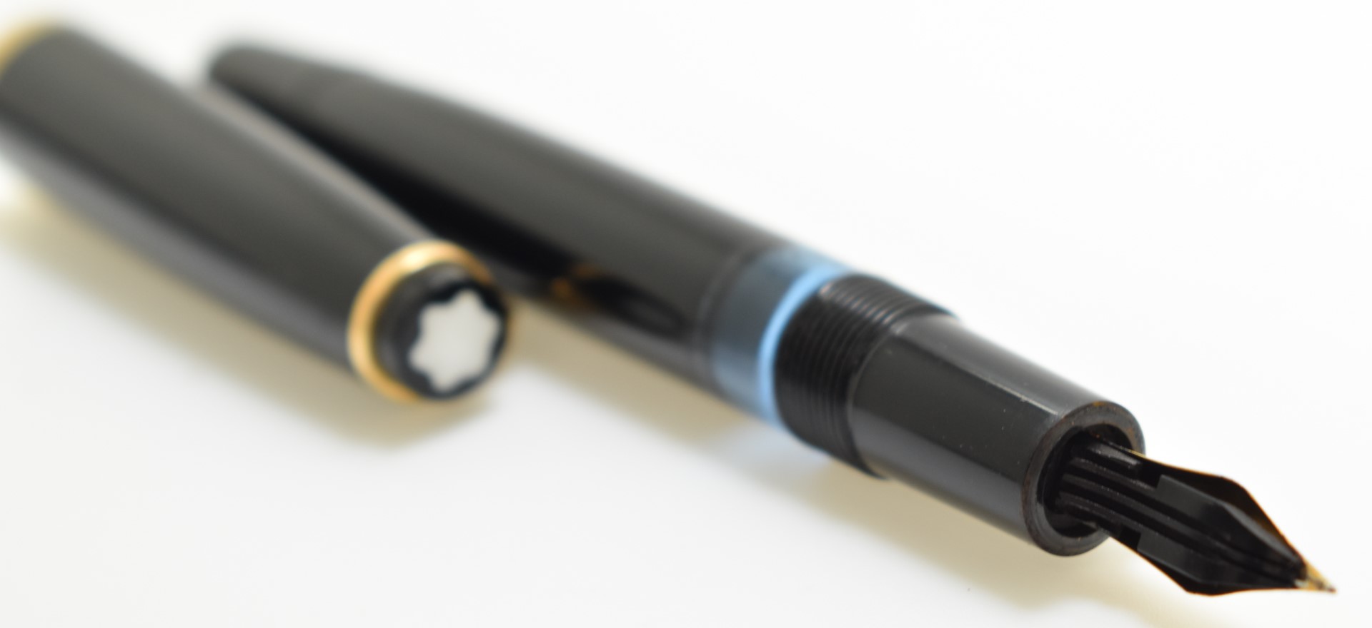 Montblanc 342 fountain pen with number 2 nib, black resin body and gold plated fittings, in original - Image 9 of 10