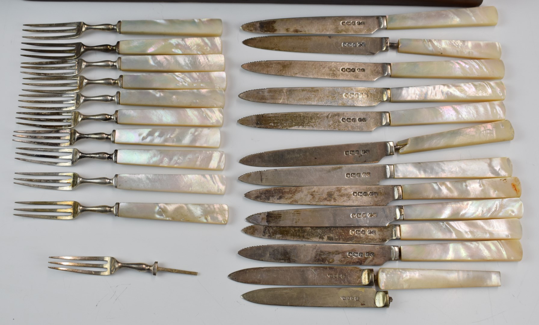 Art Deco cased set of hallmarked silver, mother of pearl handled dessert knives and forks, Sheffield - Image 2 of 4