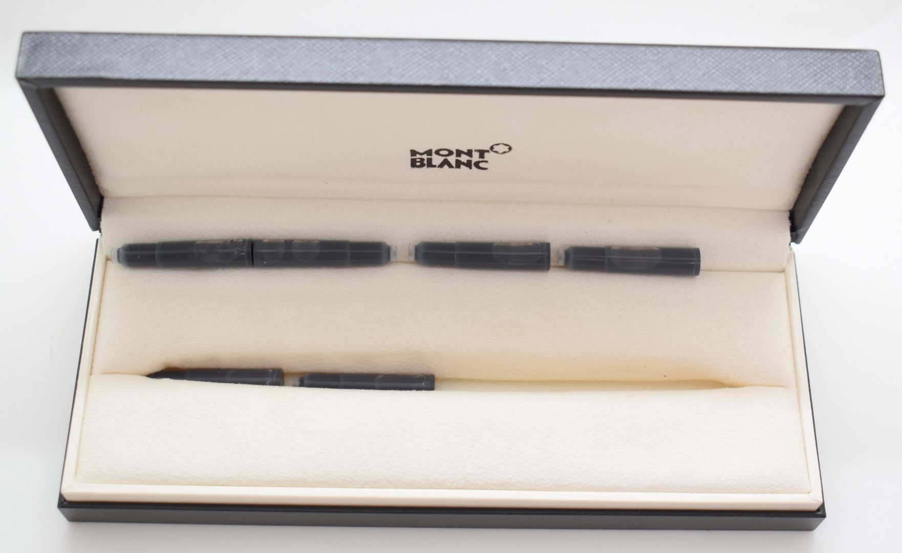 Montblanc Meisterstuck fountain pen with 14k gold nib marked 4810, in original box with service - Image 4 of 16
