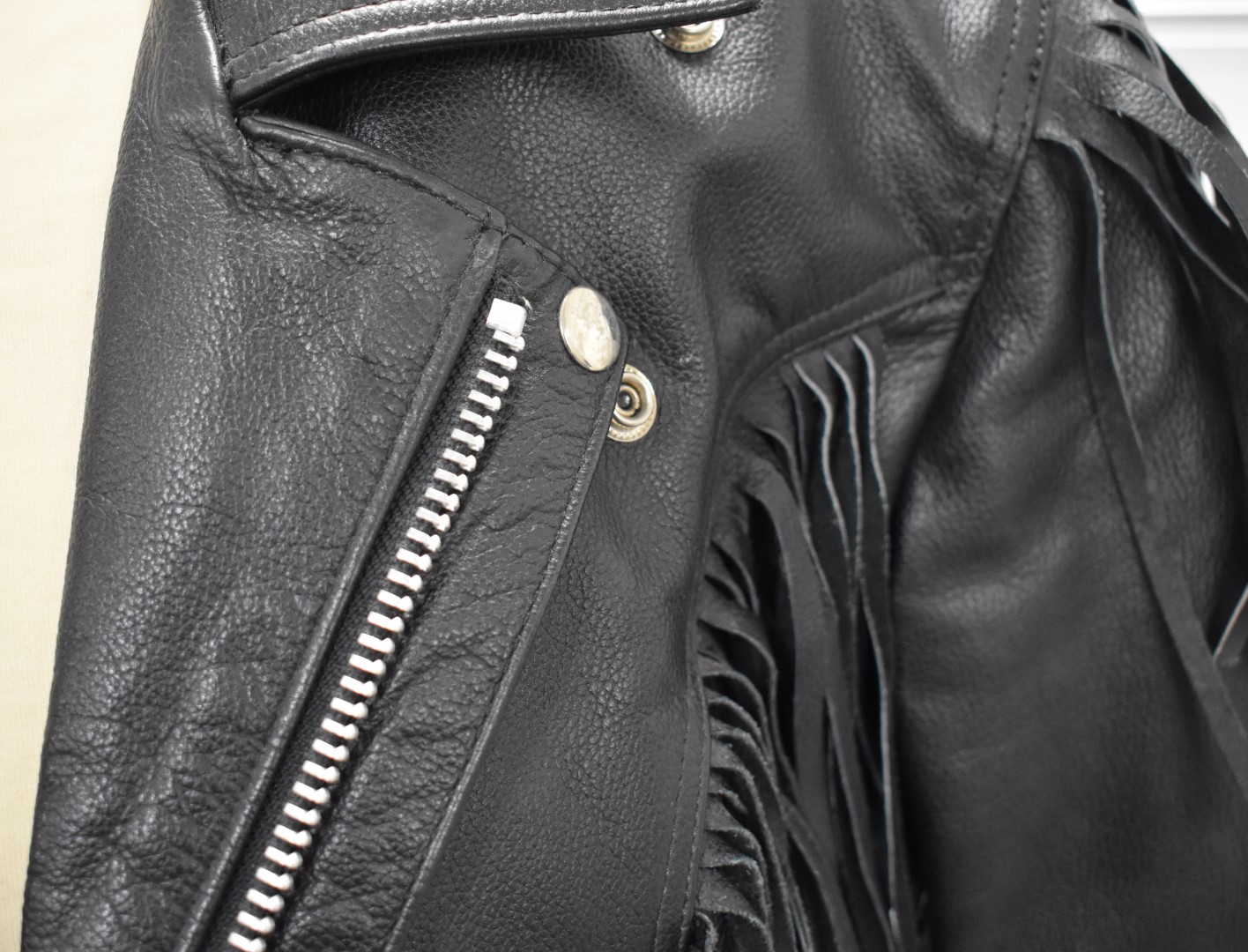 Hunter Class fringed leather motorcycle jacket and a waistcoat by Heavy Duty Leather Company, both - Image 17 of 24