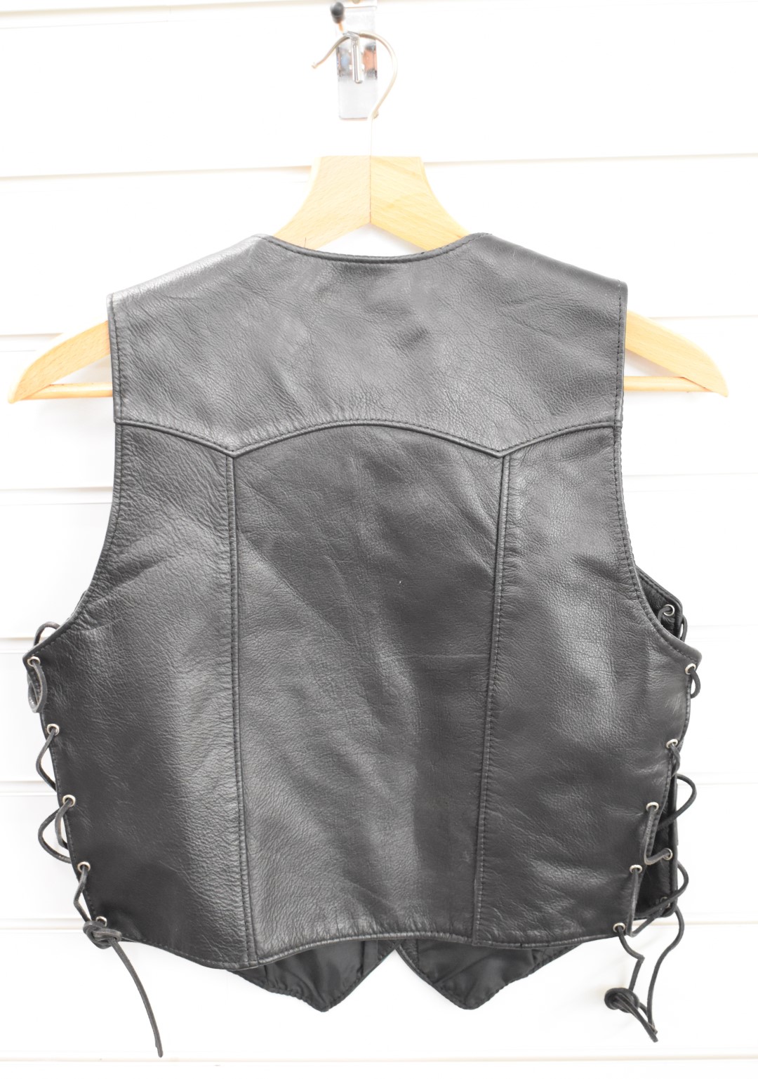 Hunter Class fringed leather motorcycle jacket and a waistcoat by Heavy Duty Leather Company, both - Image 10 of 24