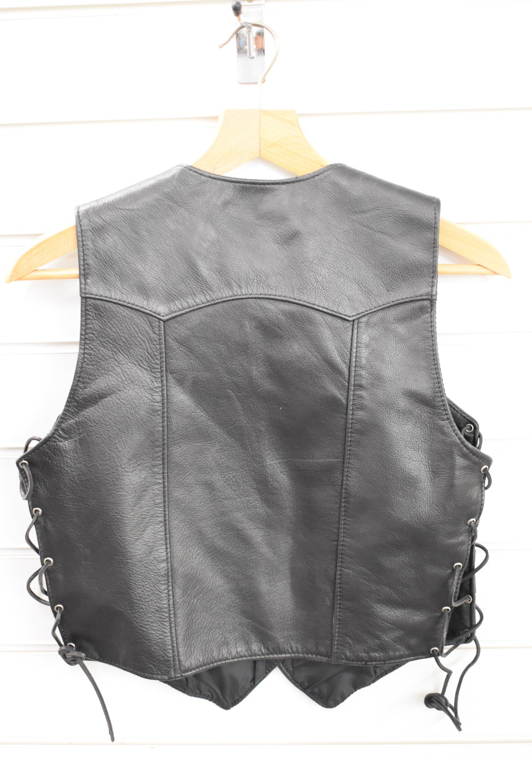 Hunter Class fringed leather motorcycle jacket and a waistcoat by Heavy Duty Leather Company, both - Image 9 of 24