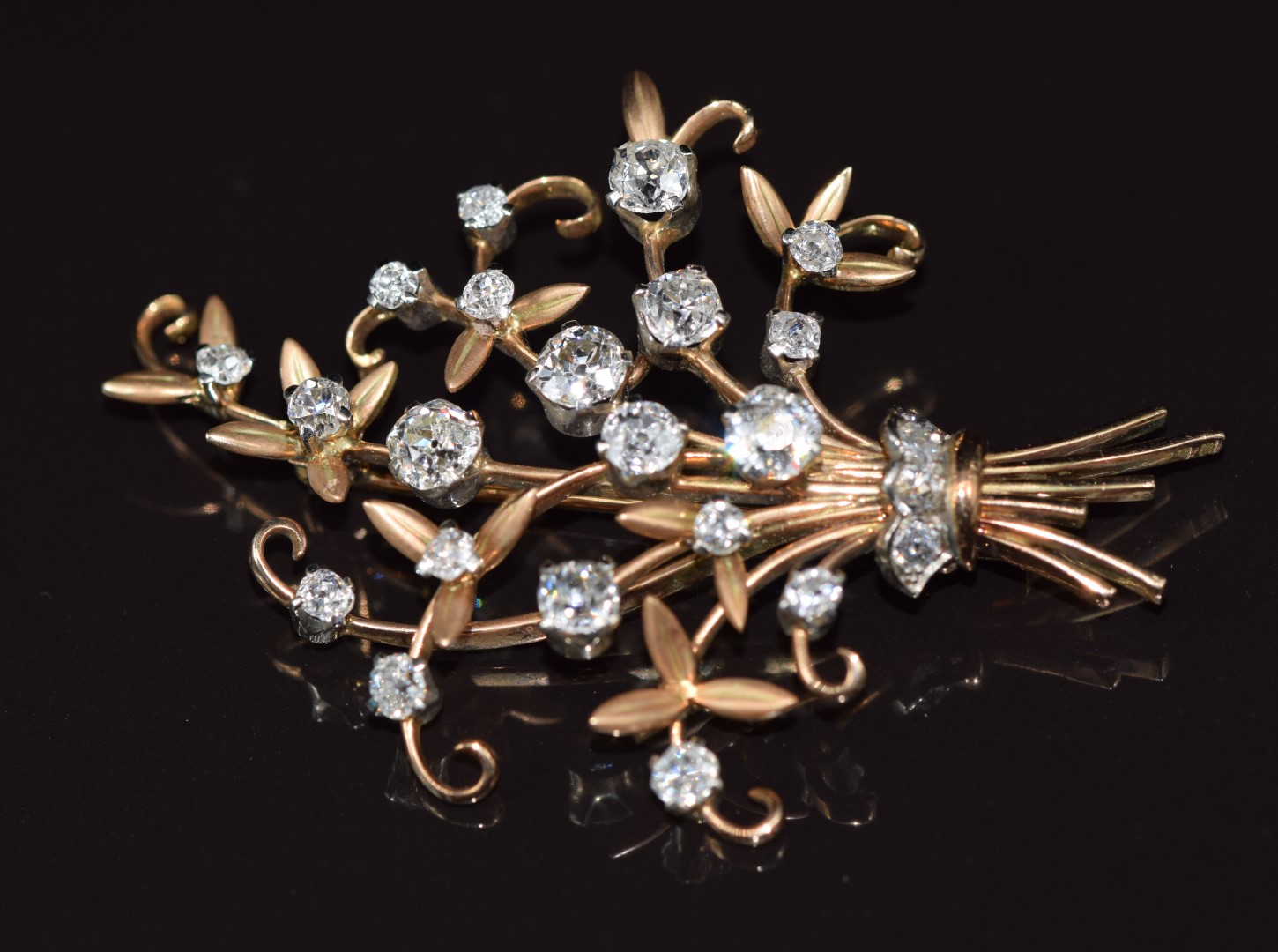 An 18ct gold brooch, c1910, in the form of a bouquet of flowers set with old cut diamonds, the - Image 3 of 4