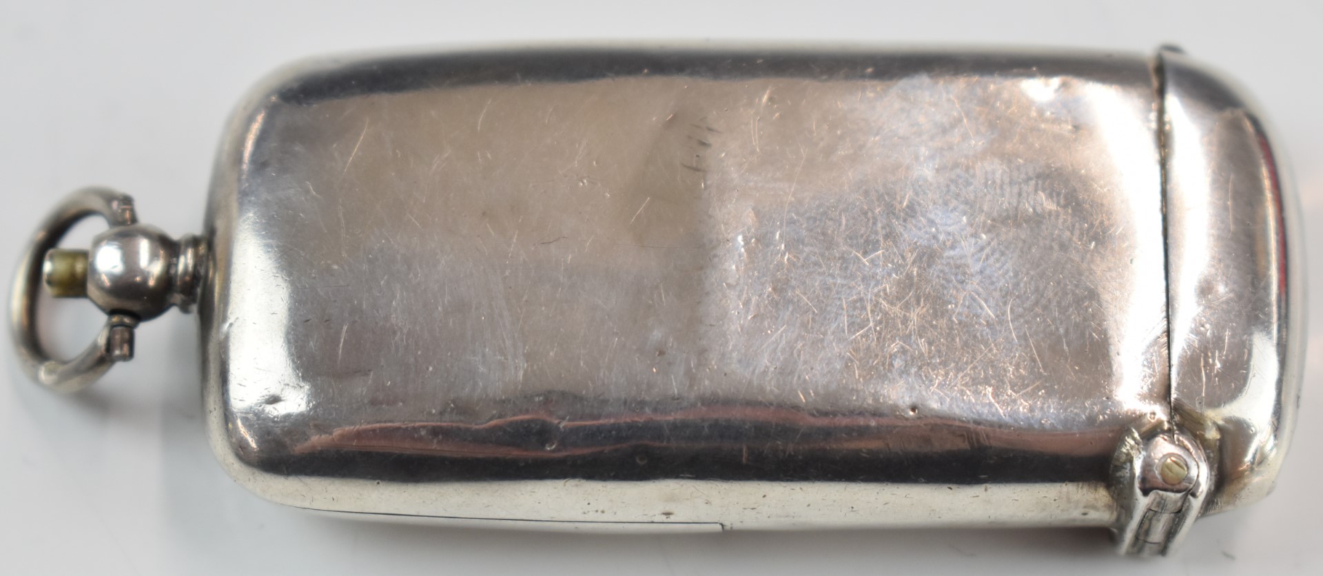 George V hallmarked silver novelty combined vesta case and sovereign holder, length 7.5cm, weight