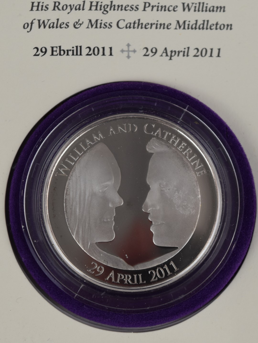 Four modern collectable coins, three £5 examples comprising limited edition (339/500) William and - Image 2 of 5