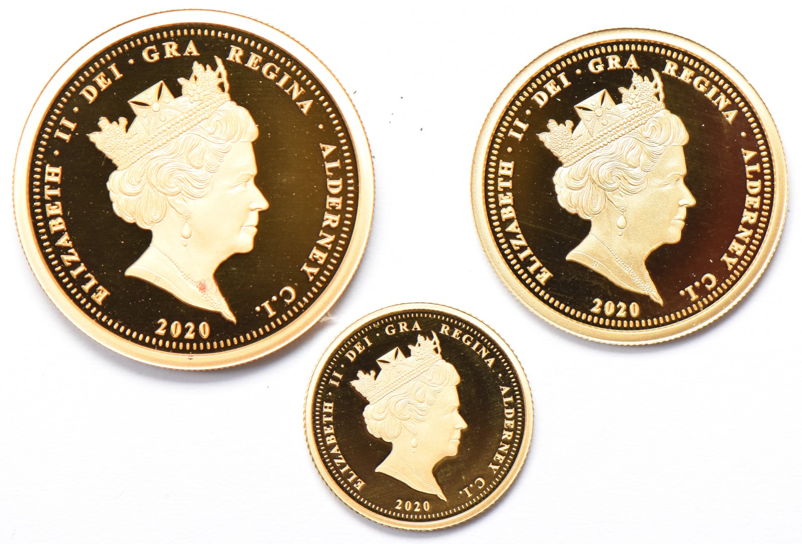 Hattons of London 2020 three coin proof gold sovereign set to commemorate the 100th Anniversary of - Image 3 of 4