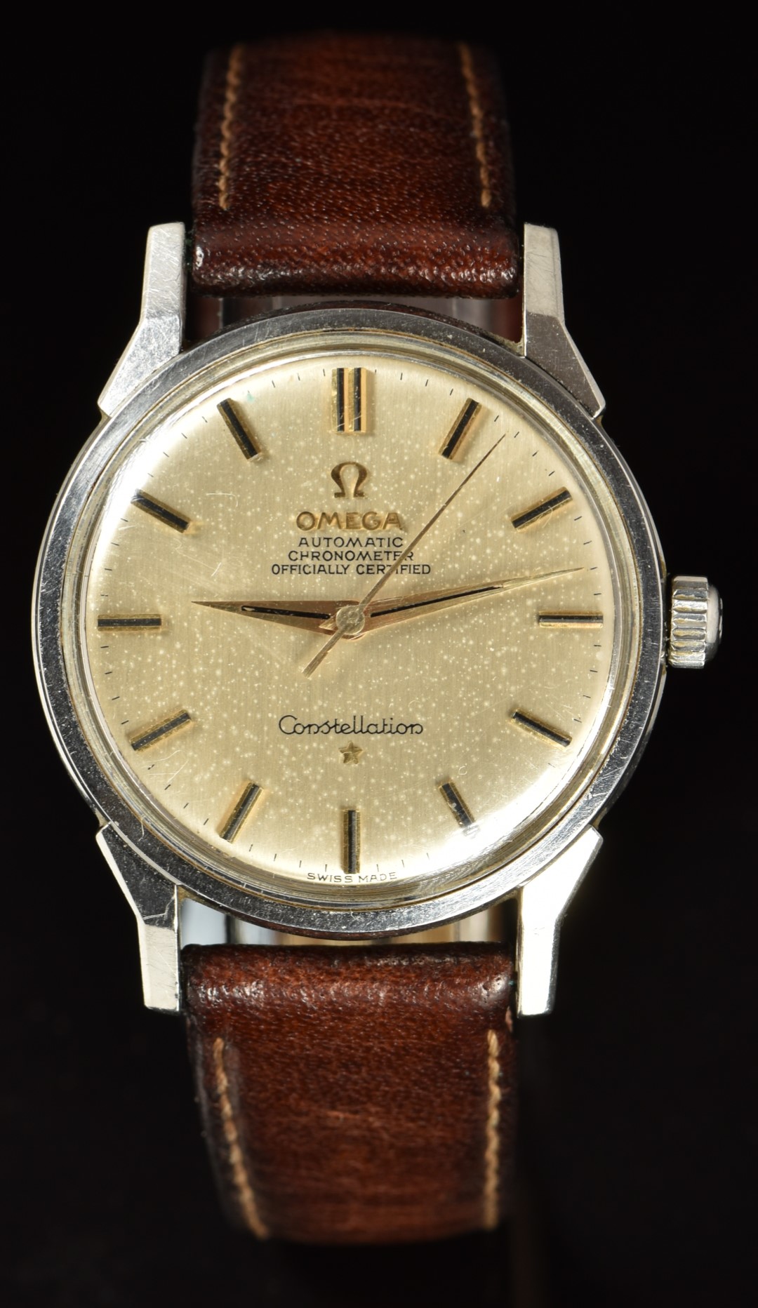 Omega Constellation Chronometer gentleman's automatic wristwatch ref. 167.005 with gold and black