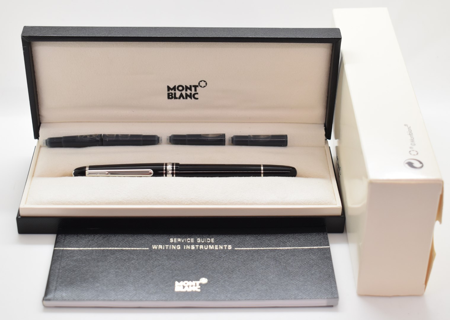 Montblanc Meisterstuck fountain pen with 14k gold nib marked 4810, in original box with service